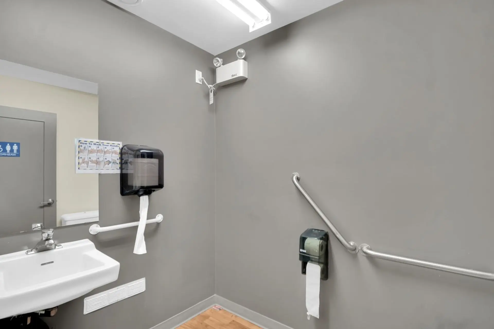 Property at 5672 COWRIE STREET, Sechelt, BC