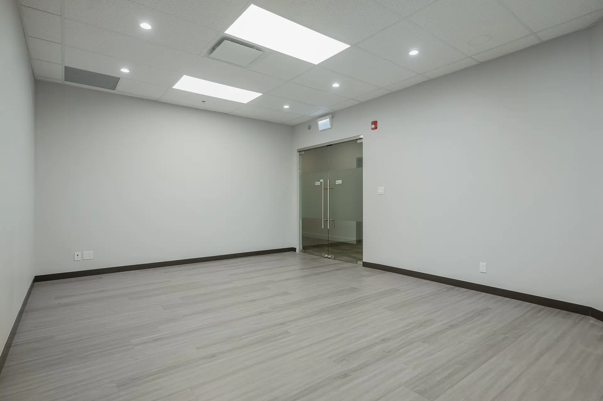 Property at #411 15336 31 AVENUE, Surrey, BC