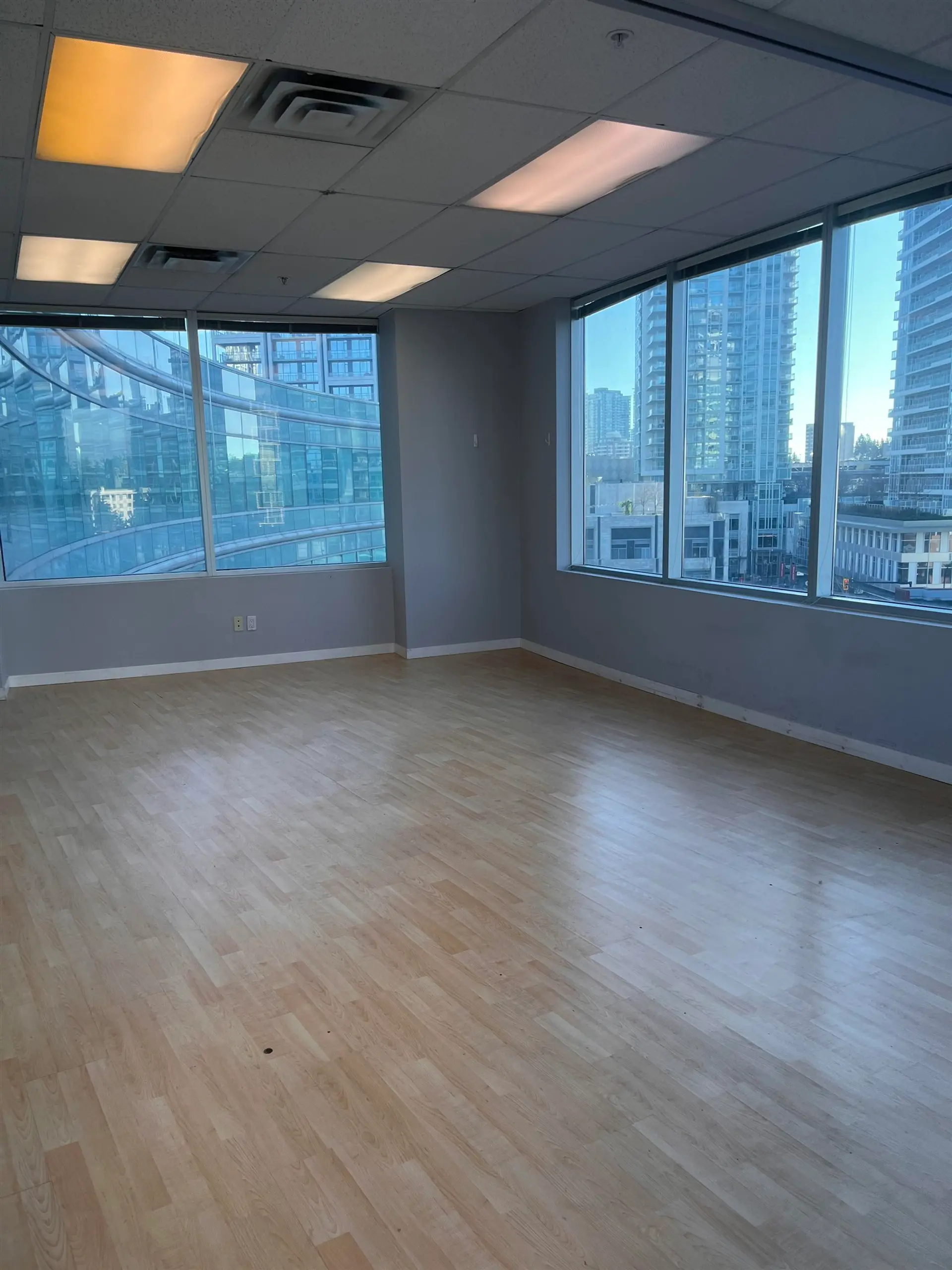 Property at #602 4538 KINGSWAY, Burnaby, BC