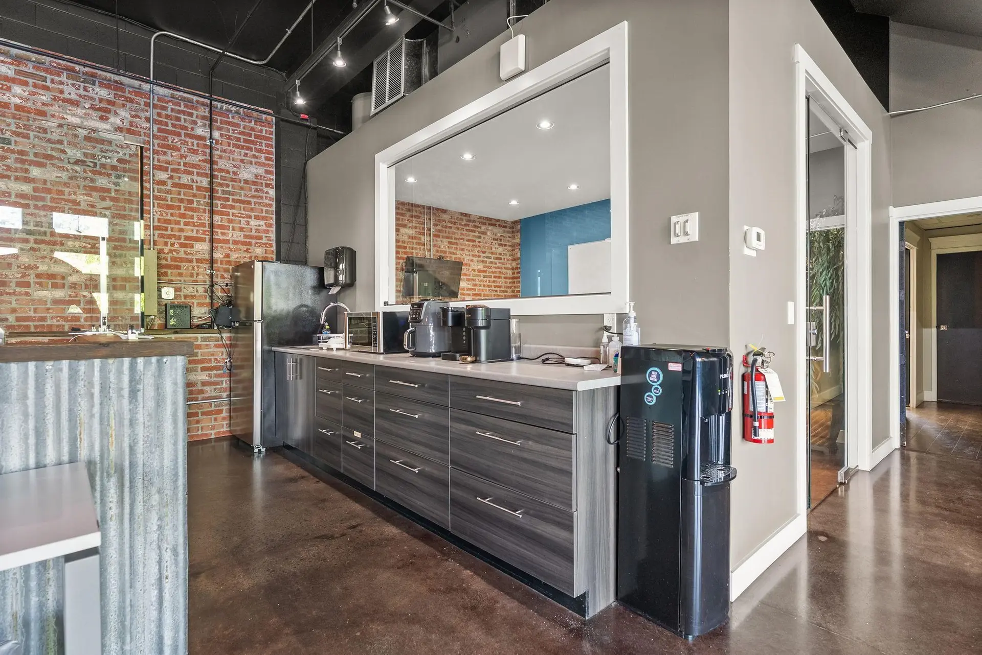 Property at 2570 KING GEORGE BOULEVARD, Surrey, BC