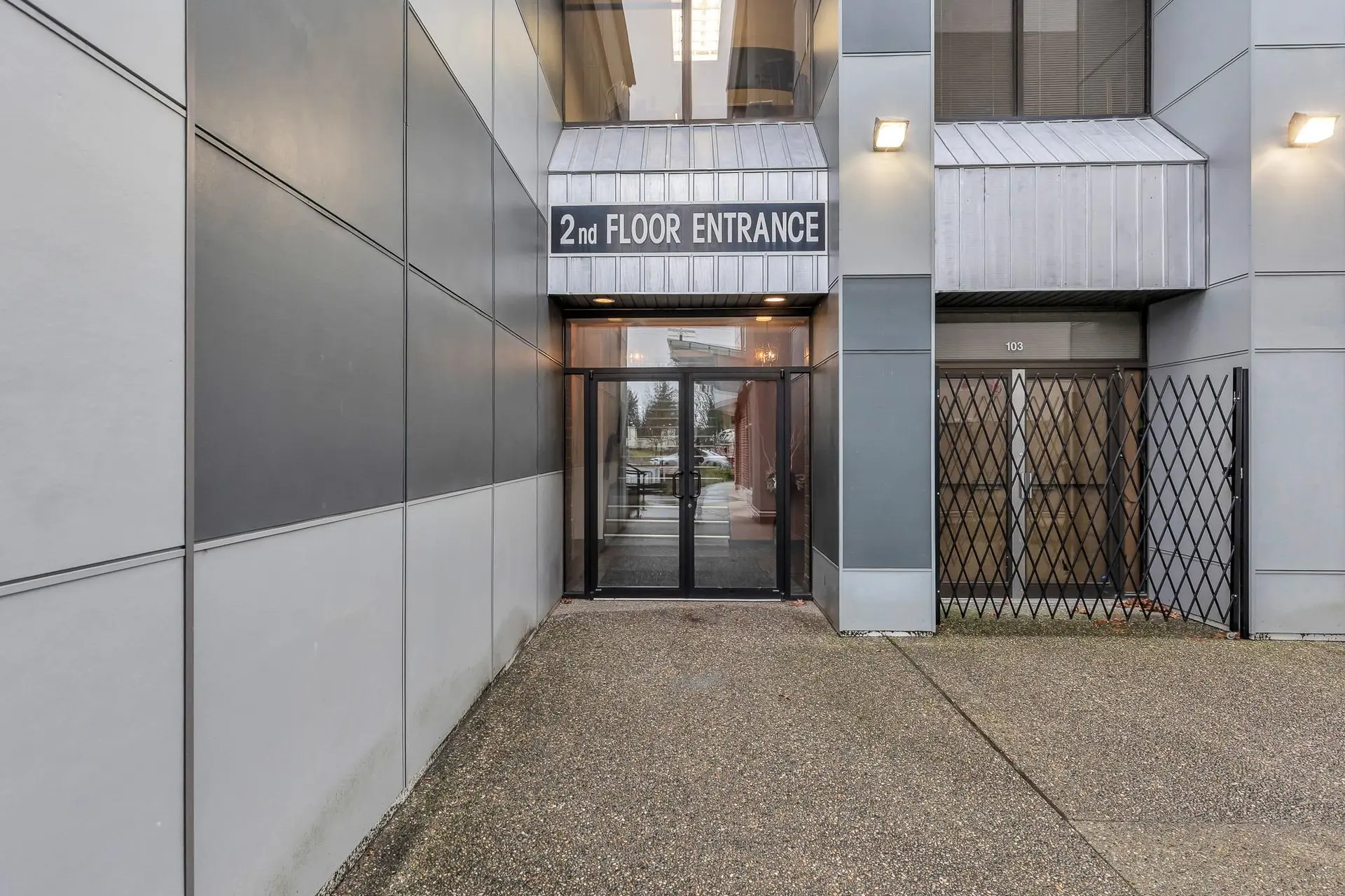 Property at #206 33119 SOUTH FRASER WAY, Abbotsford, BC