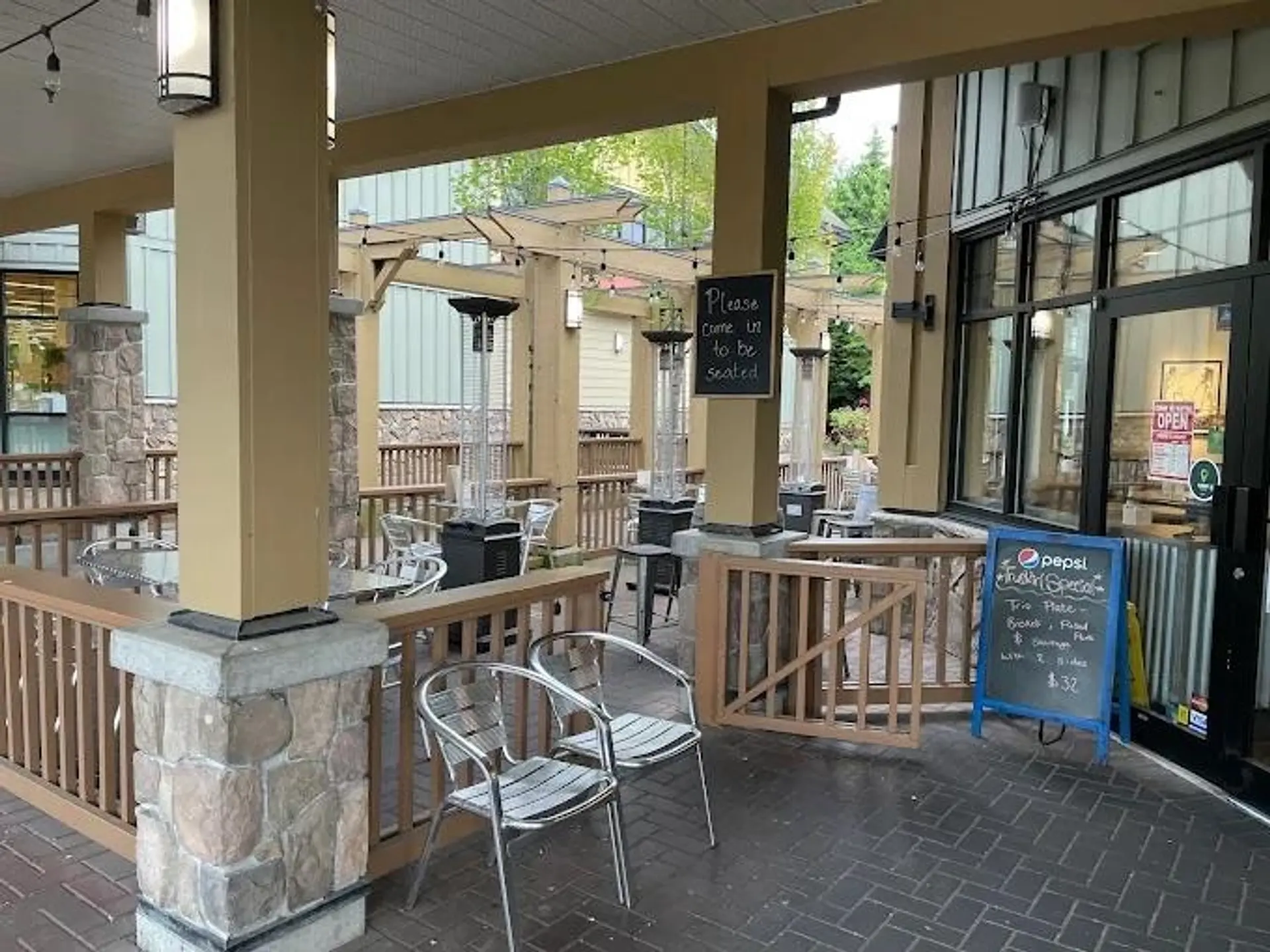 Property at #302 18690 FRASER HIGHWAY, Surrey, BC