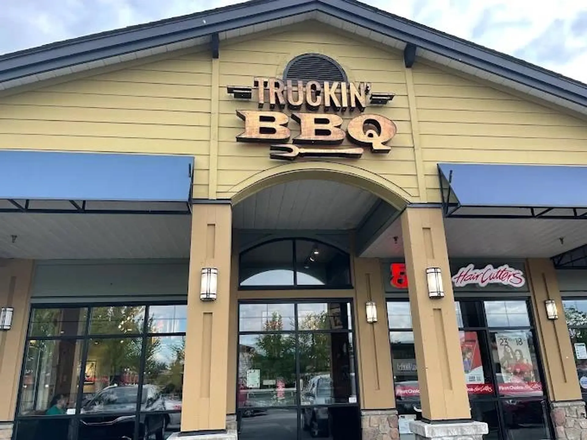 Property at #302 18690 FRASER HIGHWAY, Surrey, BC