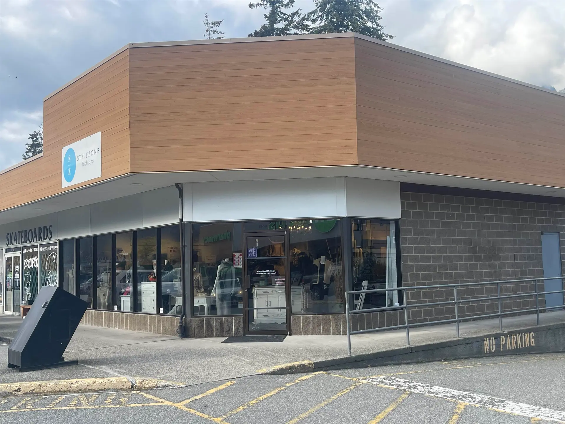 Property at 1309 PEMBERTON AVENUE, Squamish, BC