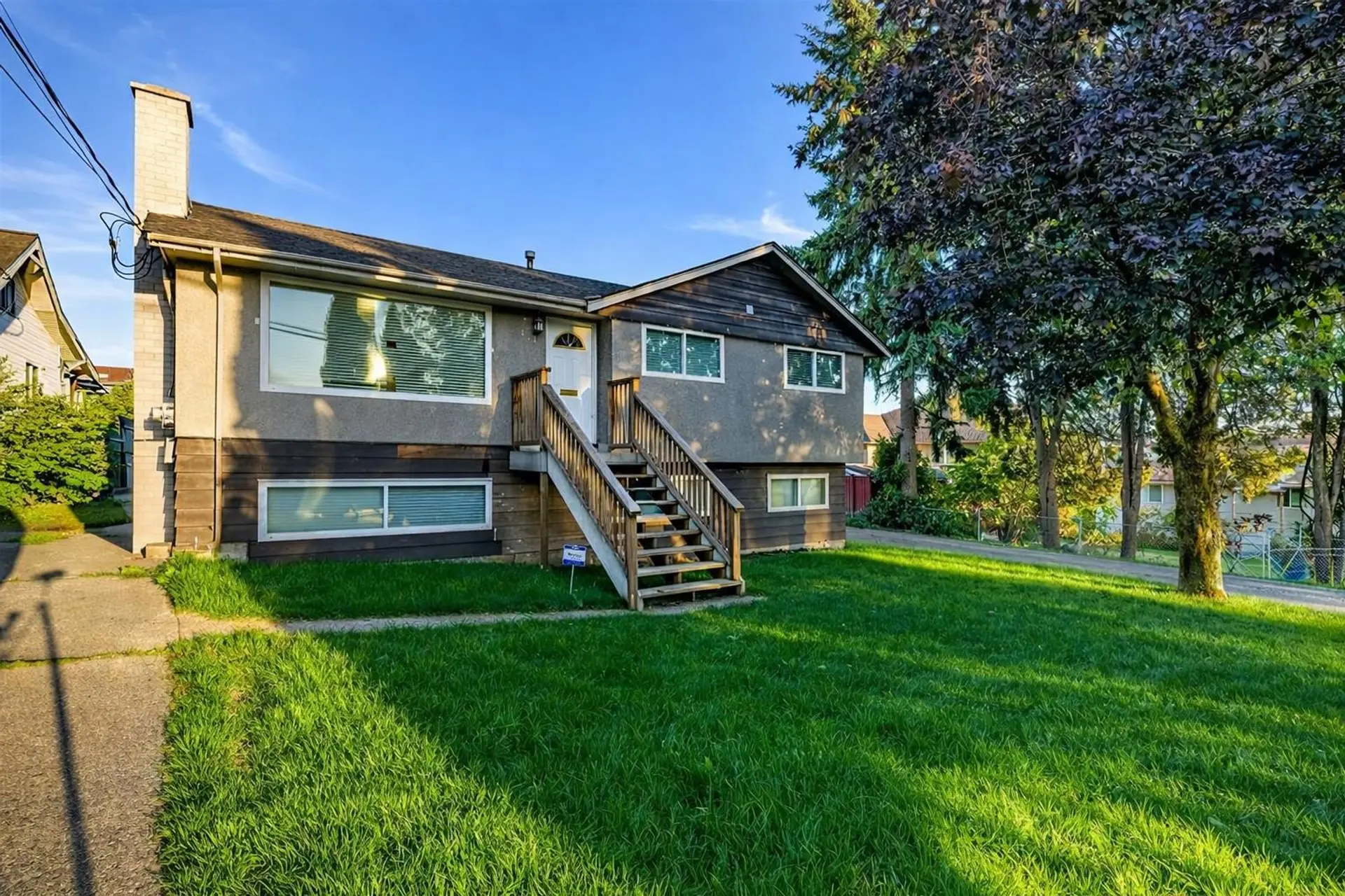 Property at 371-375 BLUE MOUNTAIN STREET, Coquitlam, BC