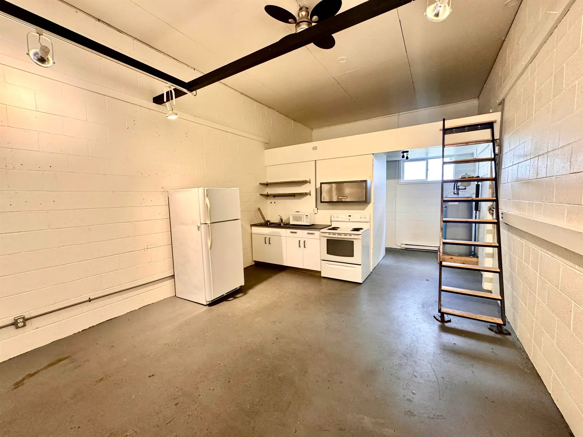 Property at #2 626 SHAW ROAD, Gibsons, BC