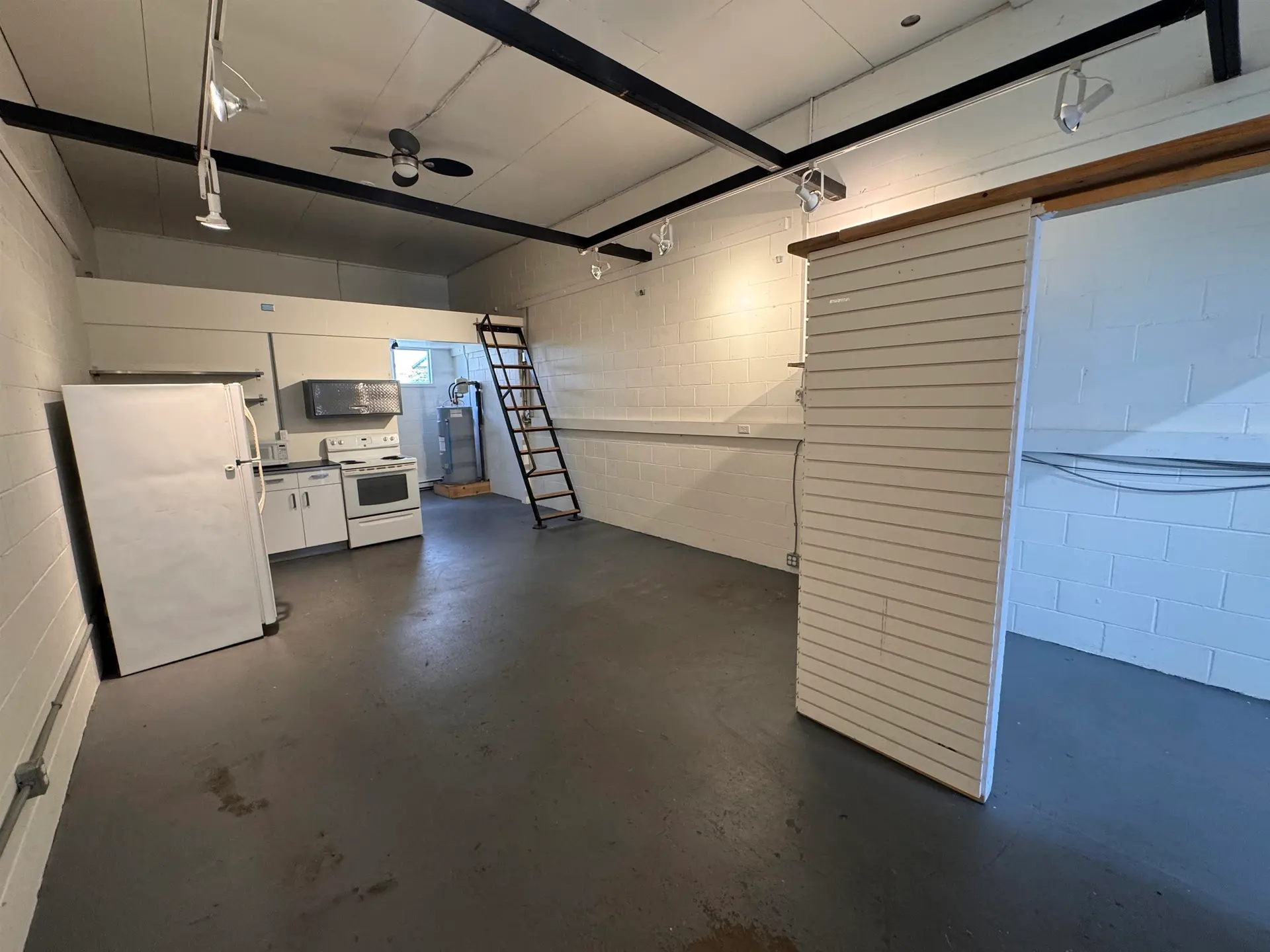 Property at #2 626 SHAW ROAD, Gibsons, BC