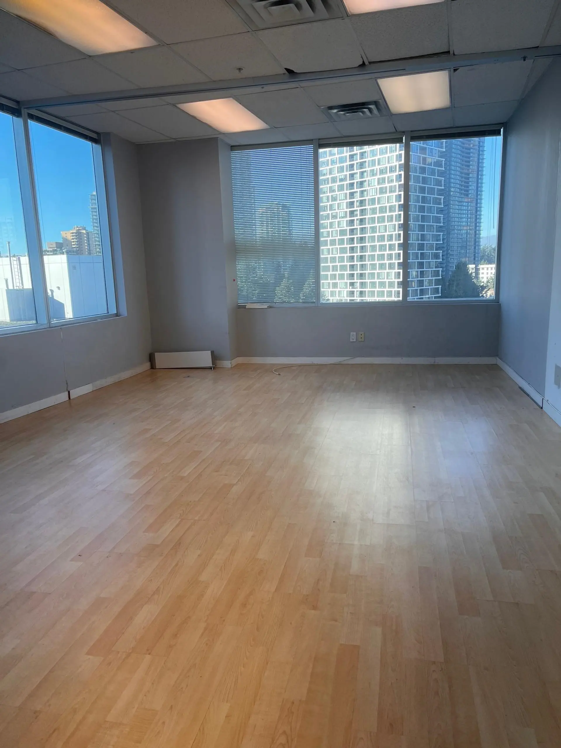 Property at #602 4538 KINGSWAY, Burnaby, BC