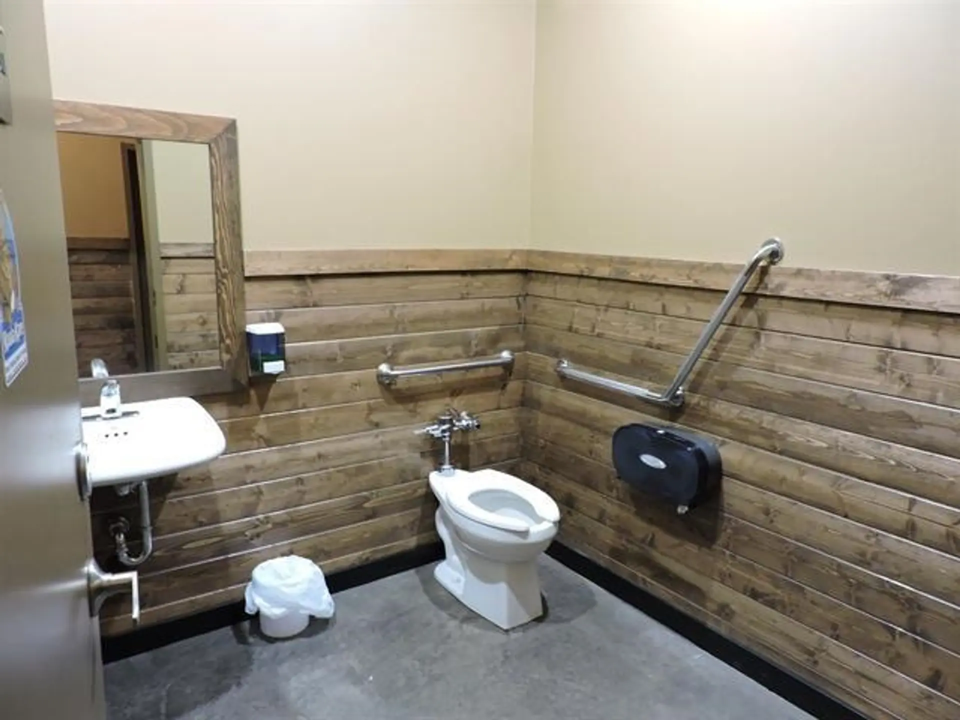 Property at 33321 1ST AVENUE, Mission, BC