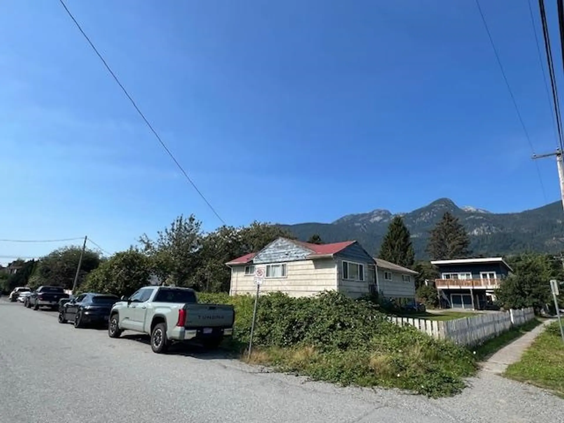 Property at 1246 VICTORIA STREET, Squamish, BC