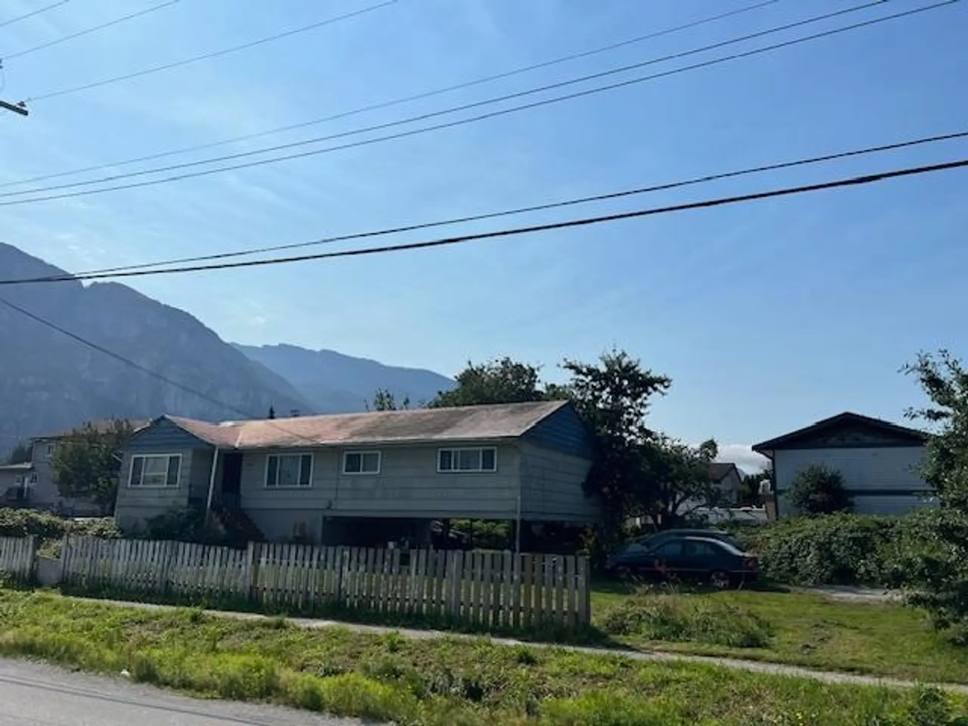 Property at 1246 VICTORIA STREET, Squamish, BC
