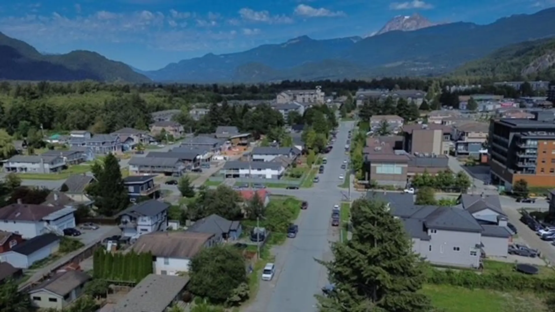 Property at 1246 VICTORIA STREET, Squamish, BC