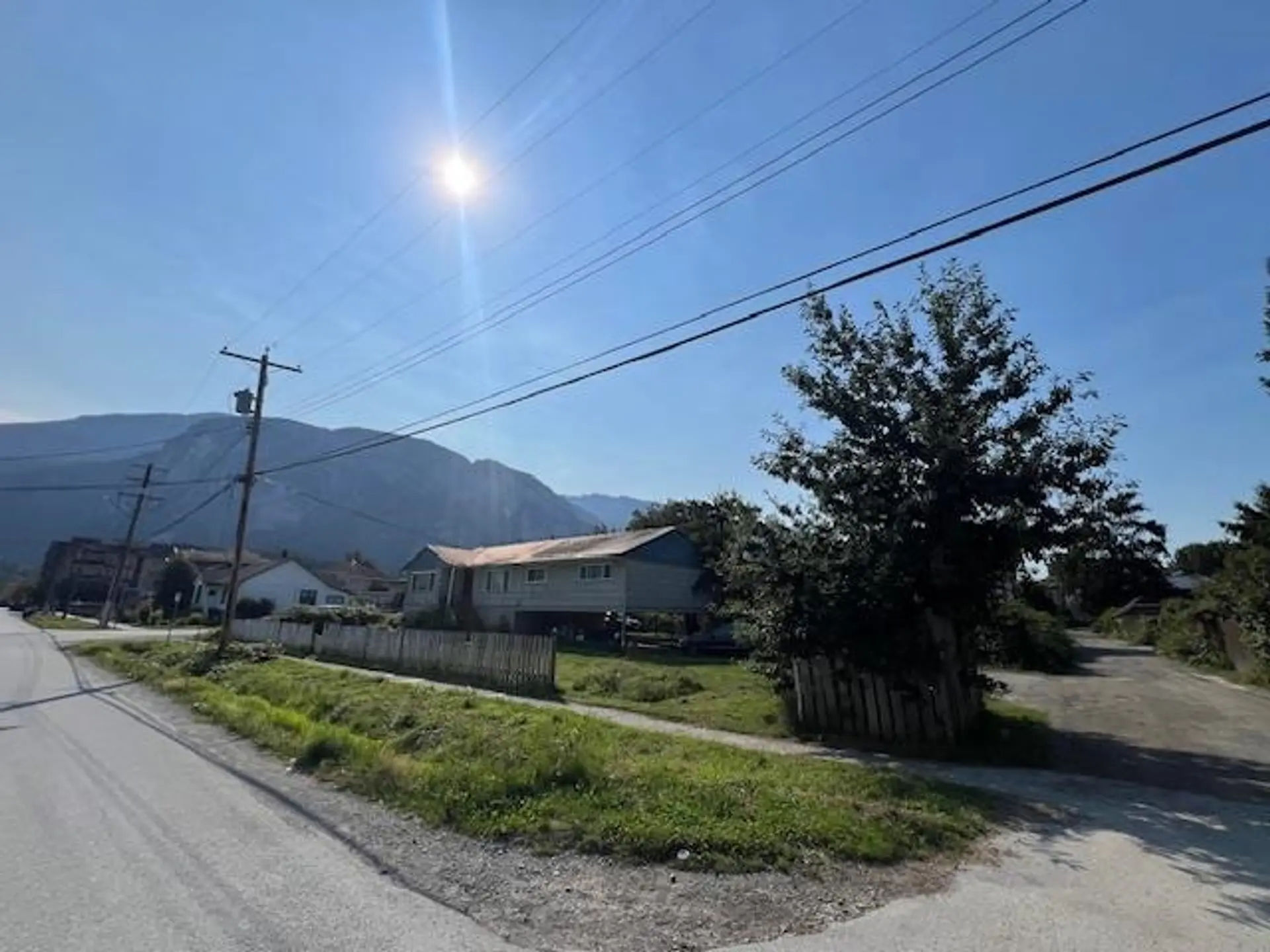 Property at 1246 VICTORIA STREET, Squamish, BC