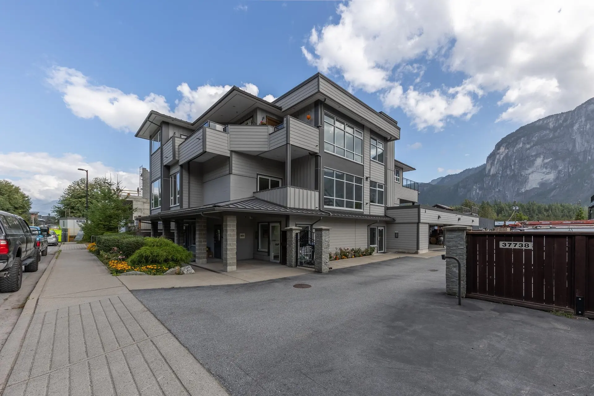 Property at 37738 THIRD AVENUE, Squamish, BC