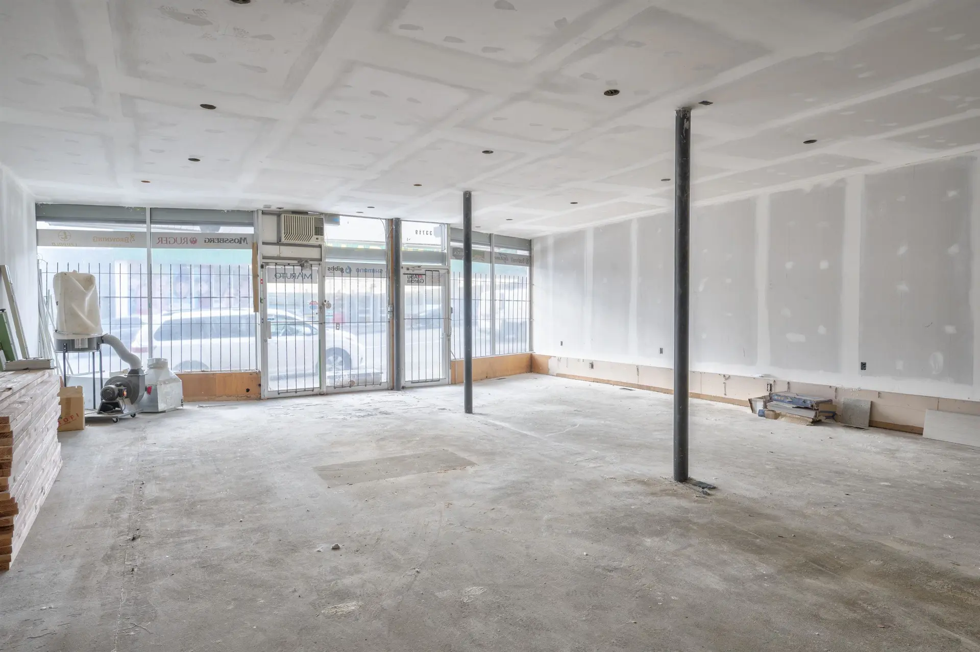 Property at 33719 ESSENDENE AVENUE, Abbotsford, BC