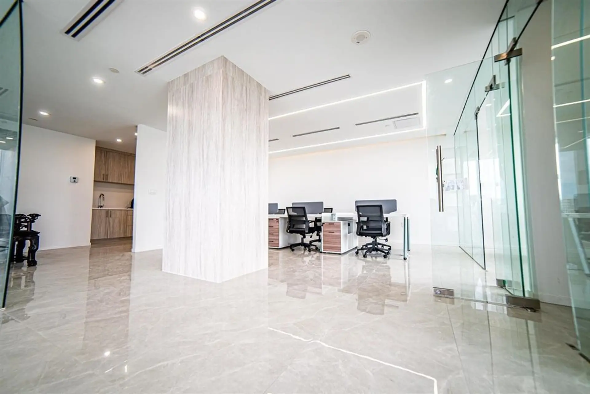 Property at #915 6388 NO. 3 ROAD, Richmond, BC