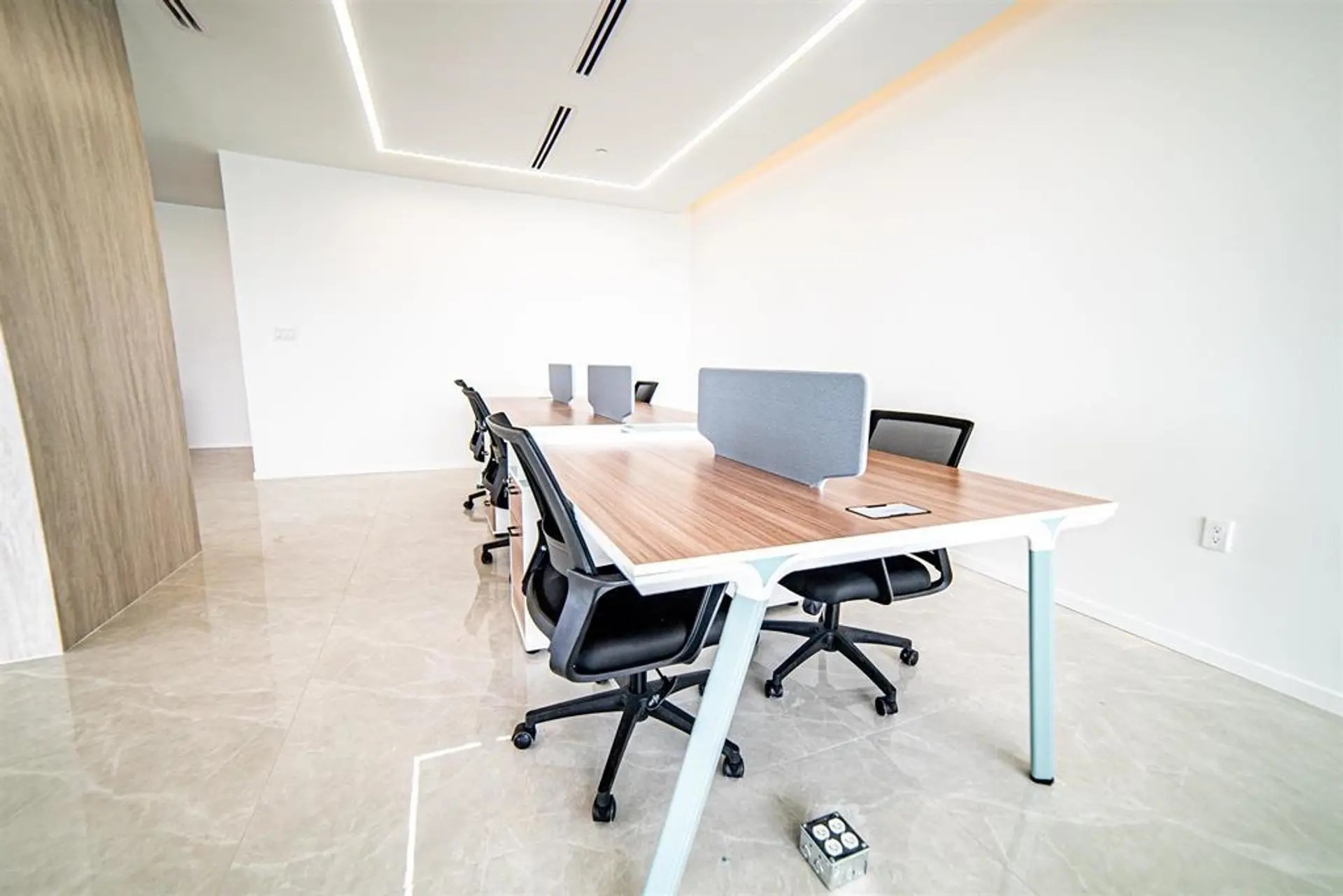 Property at #915 6388 NO. 3 ROAD, Richmond, BC