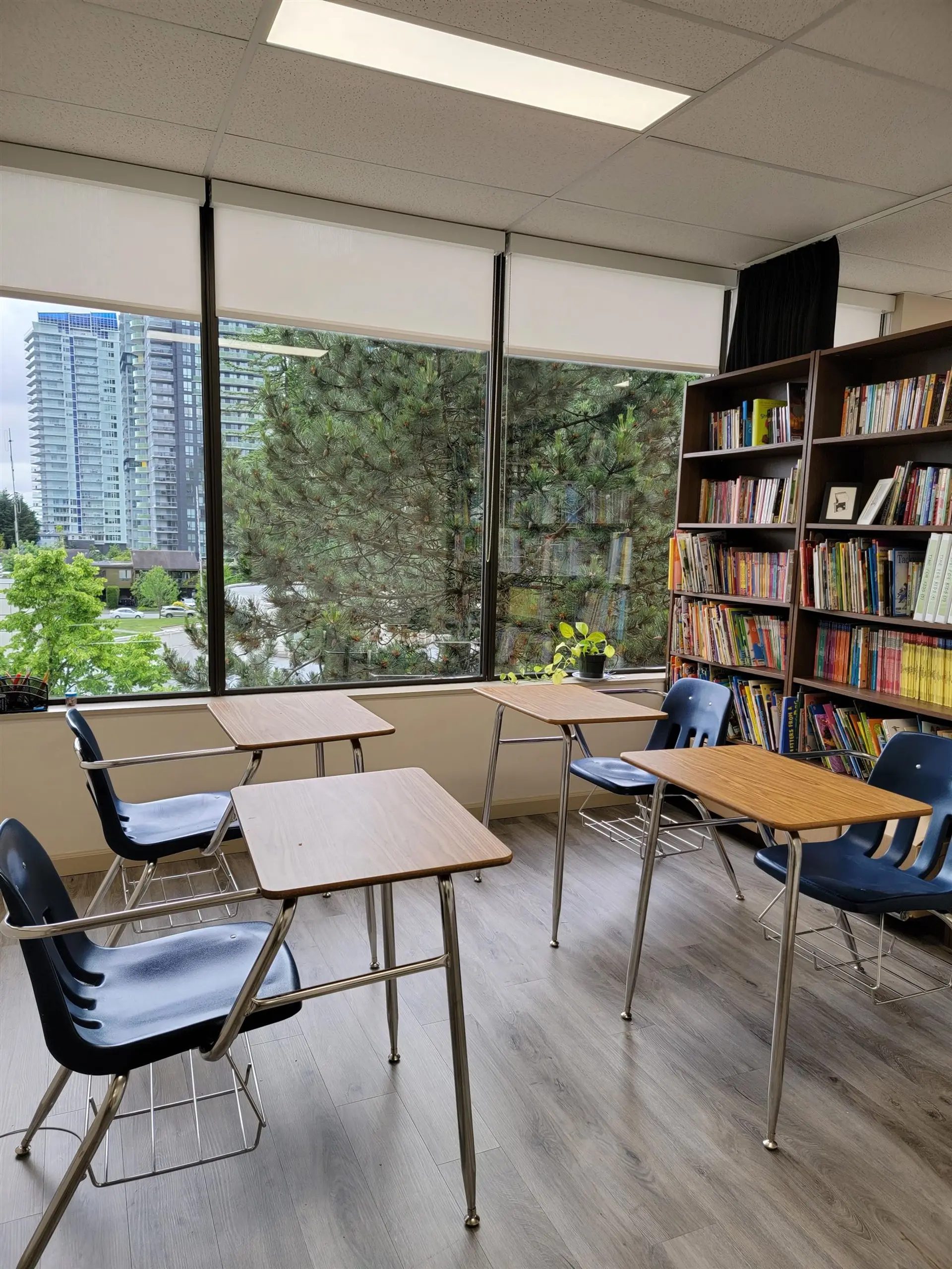 #510 5050 KINGSWAY - Image 3