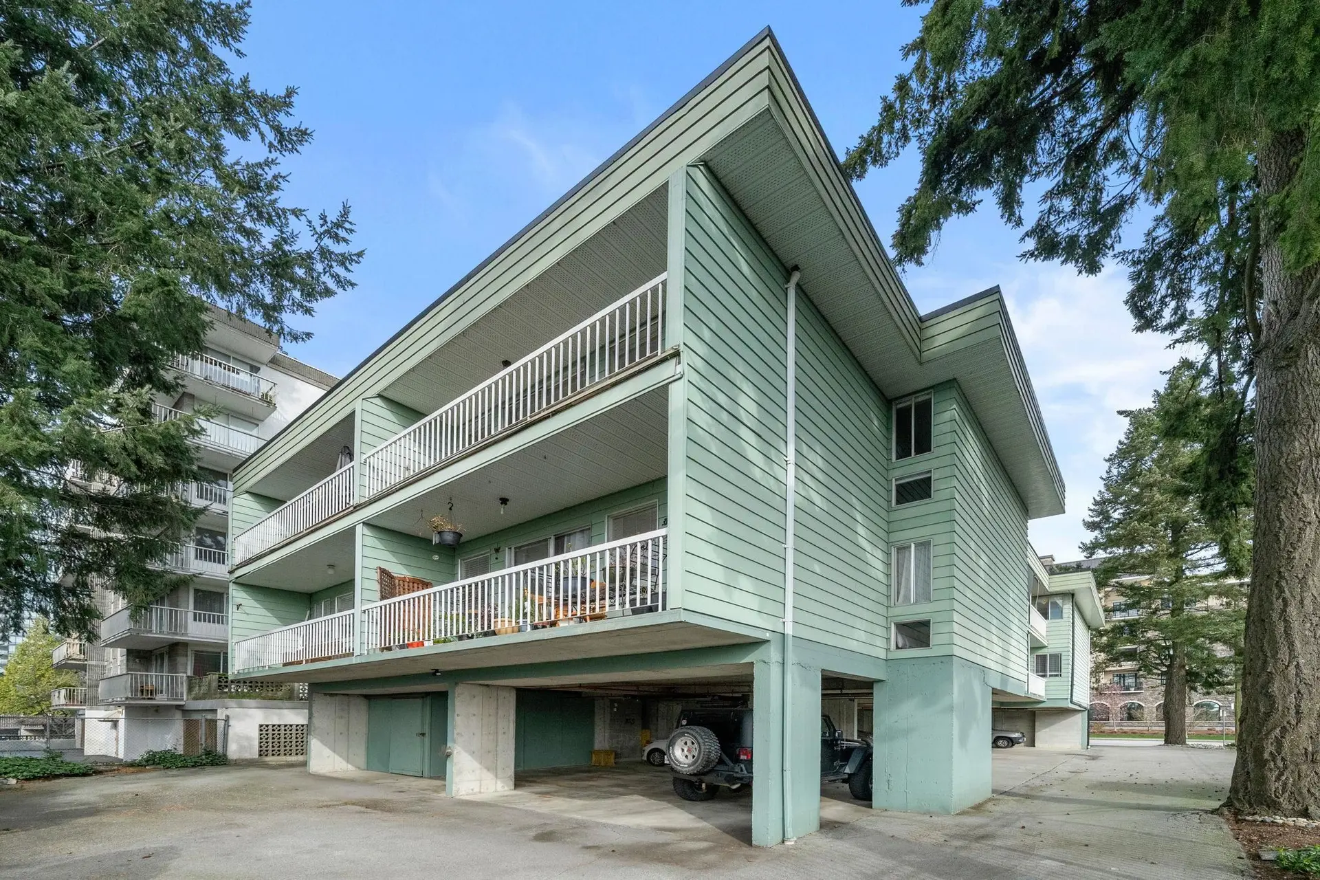 Property at 15318 NORTH BLUFF ROAD, White Rock, BC