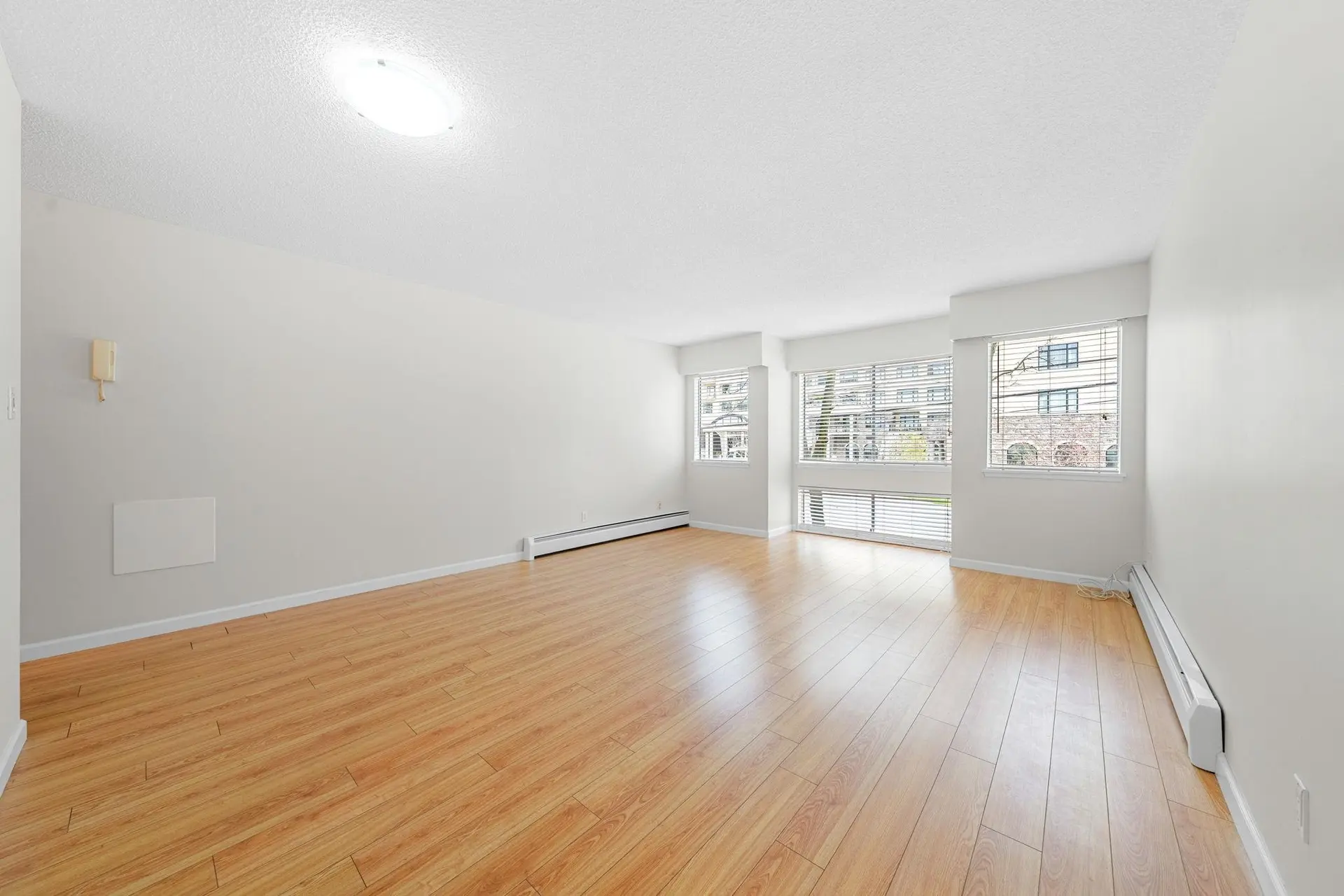 Property at 15318 NORTH BLUFF ROAD, White Rock, BC