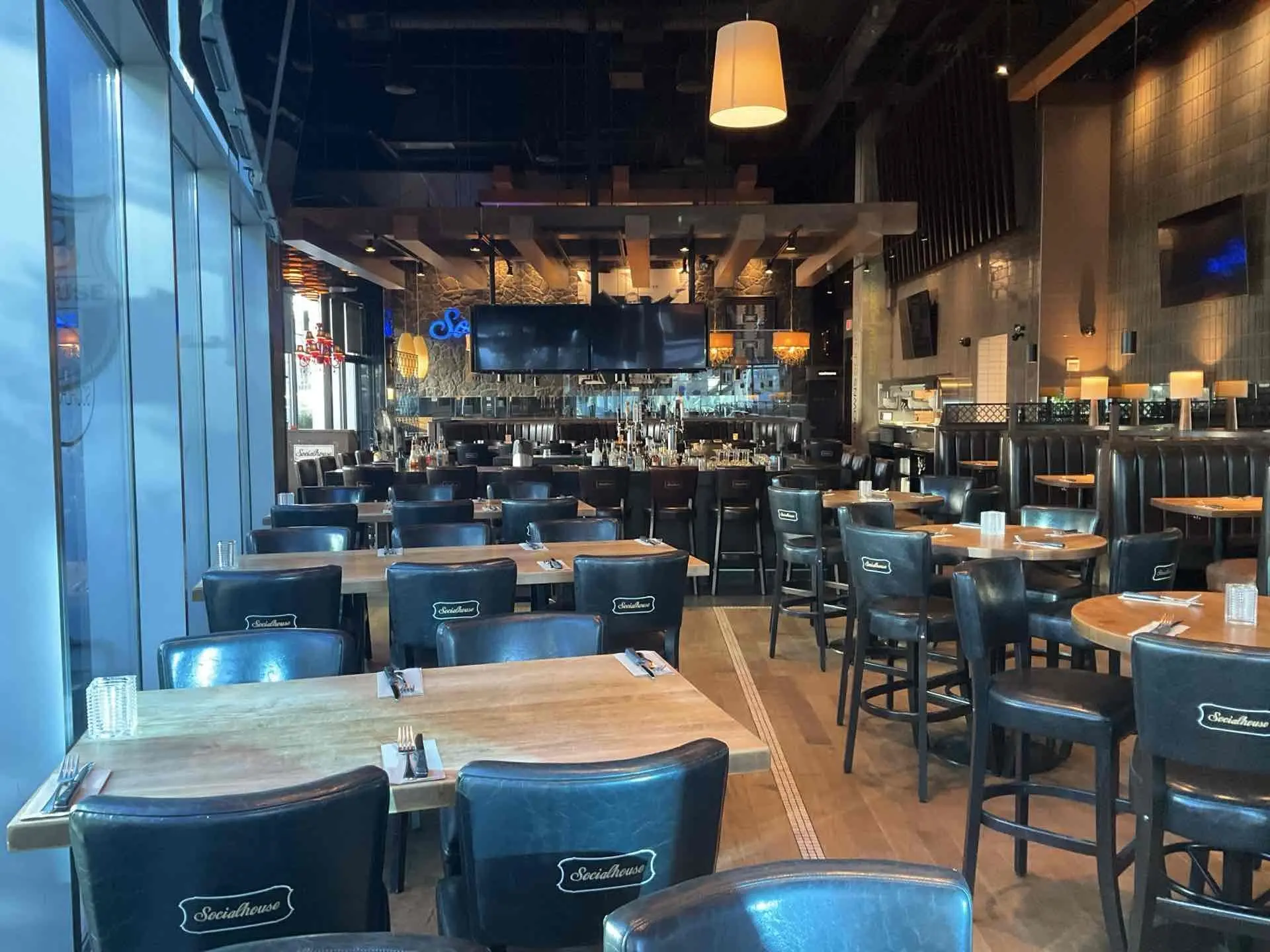 Property at 1908 ROSSER AVENUE, Burnaby, BC