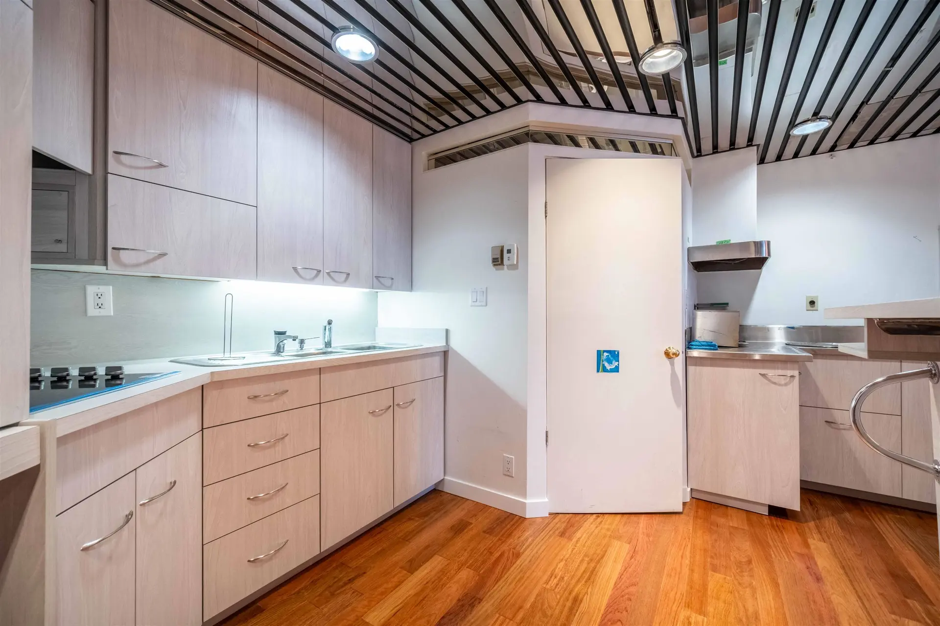 Property at 118 W 2ND STREET, North Vancouver, BC