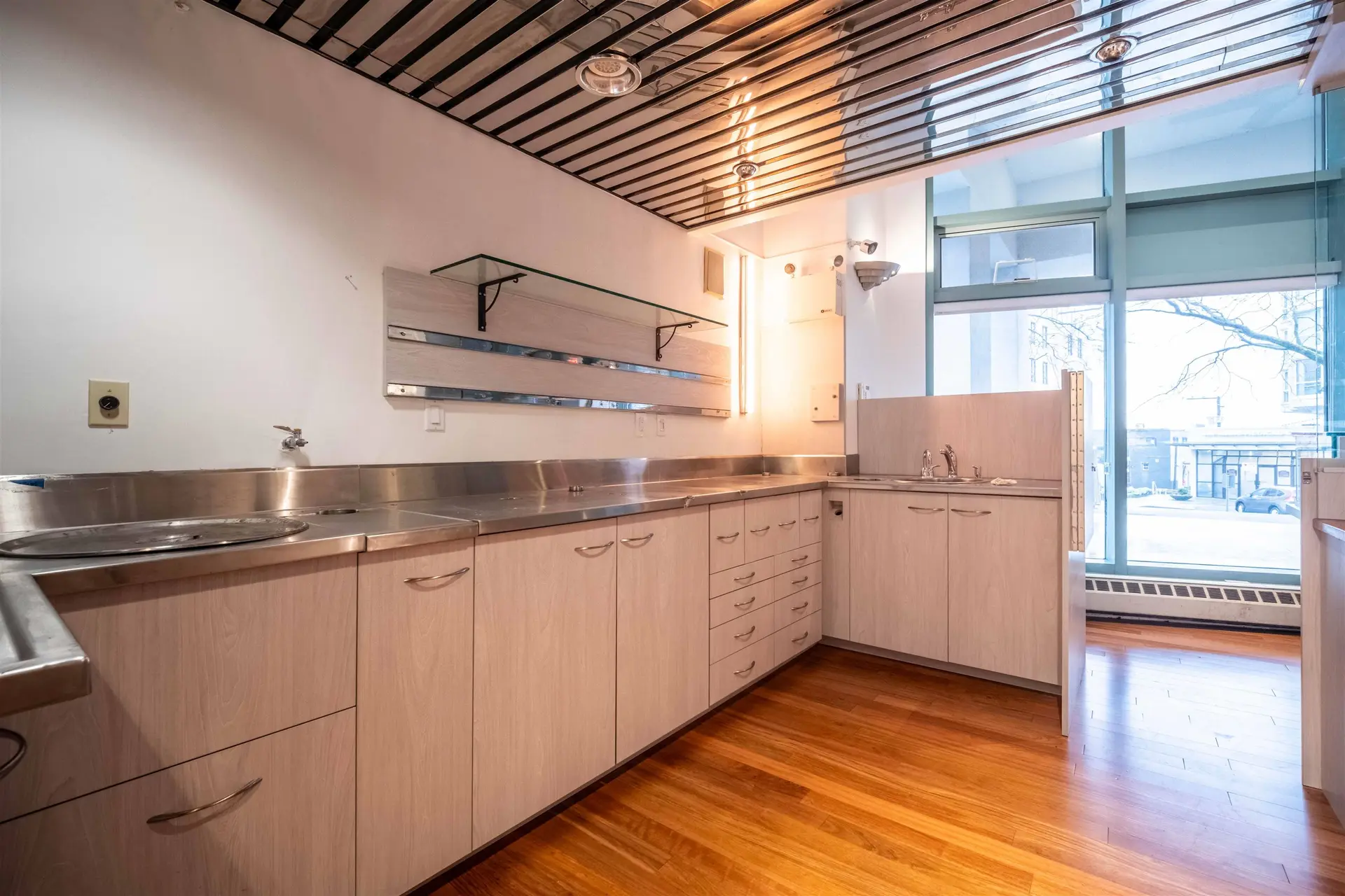 Property at 118 W 2ND STREET, North Vancouver, BC