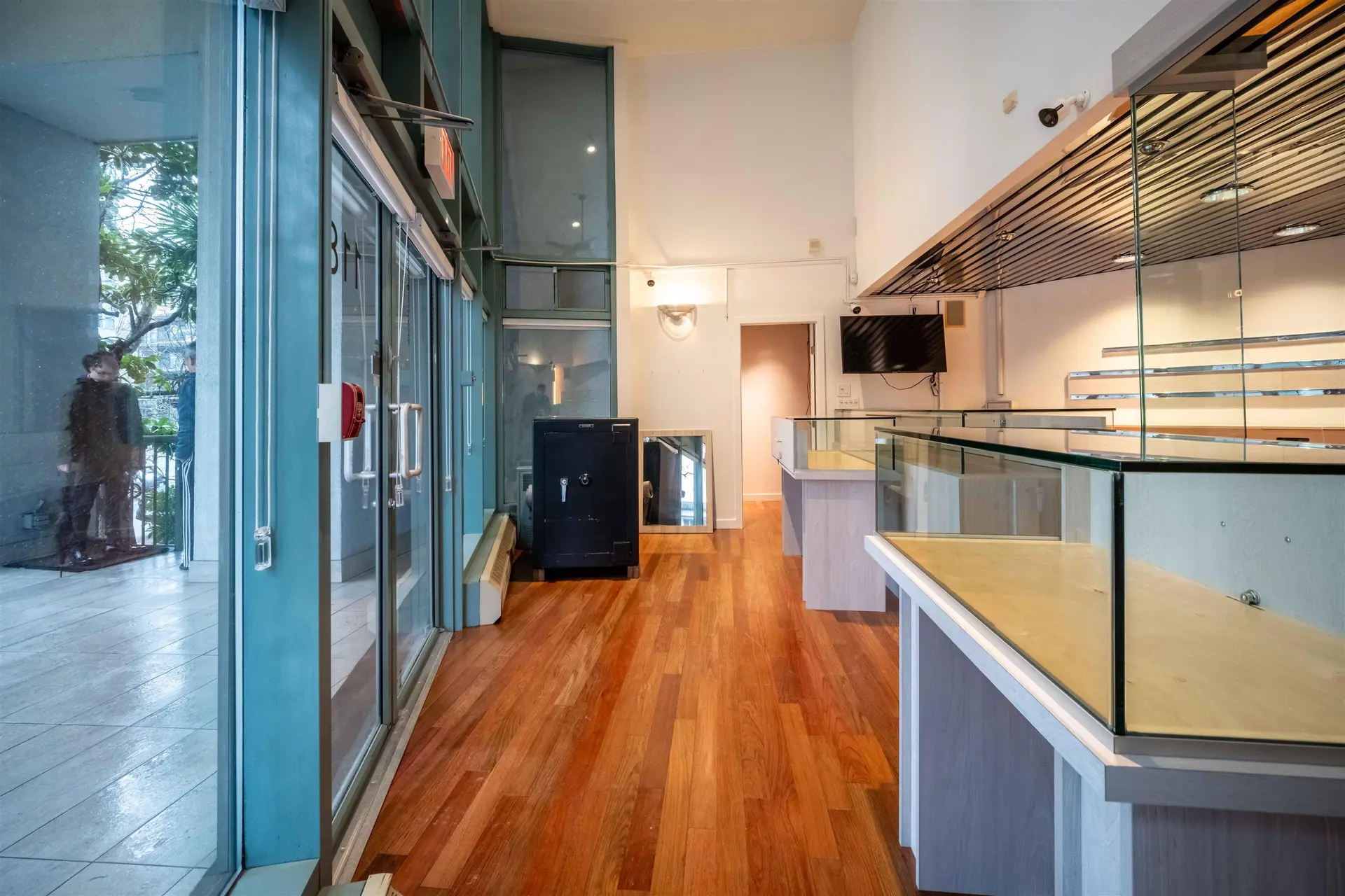 Property at 118 W 2ND STREET, North Vancouver, BC