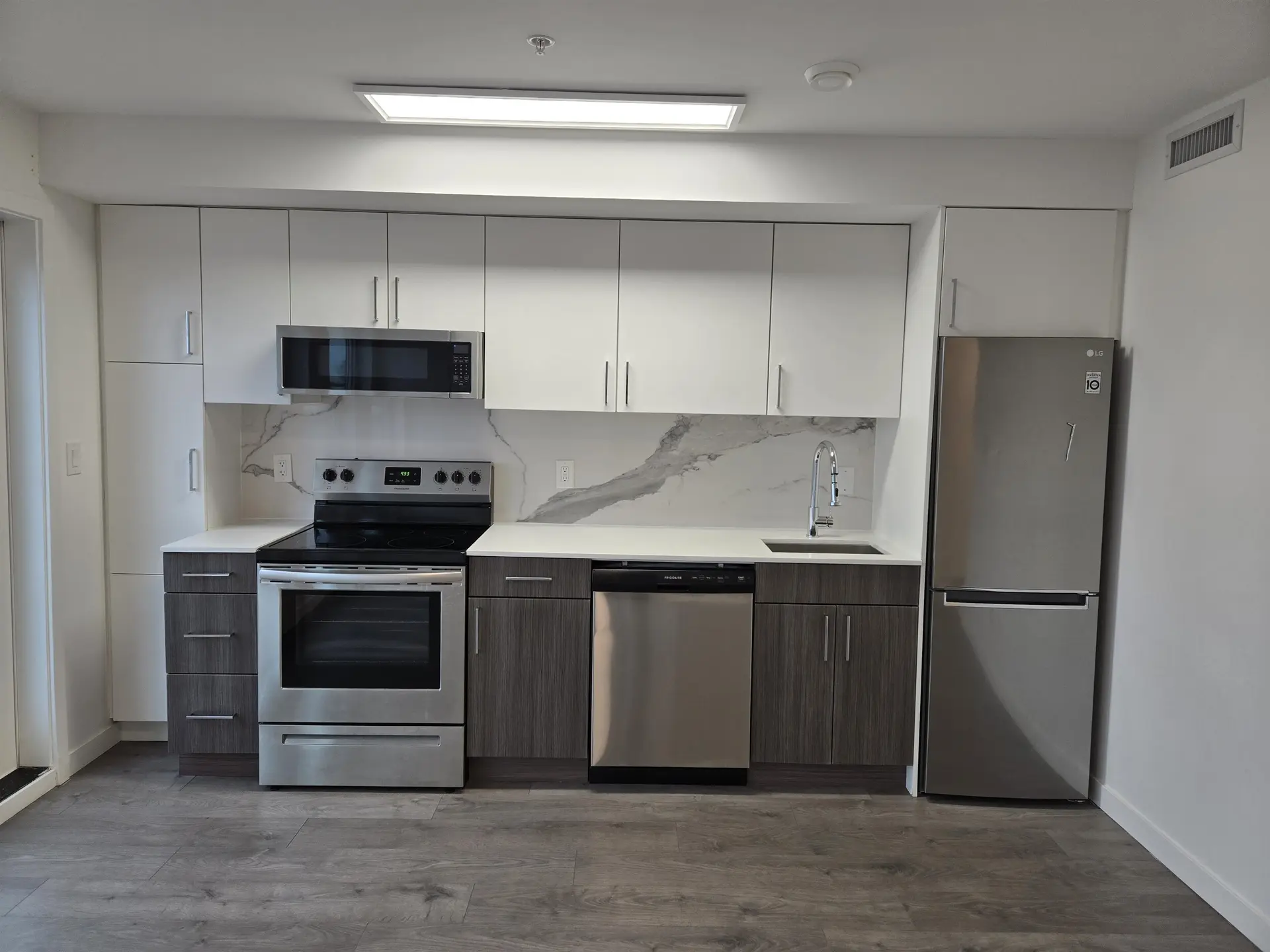 Property at 2551 KINGSWAY, Vancouver, BC