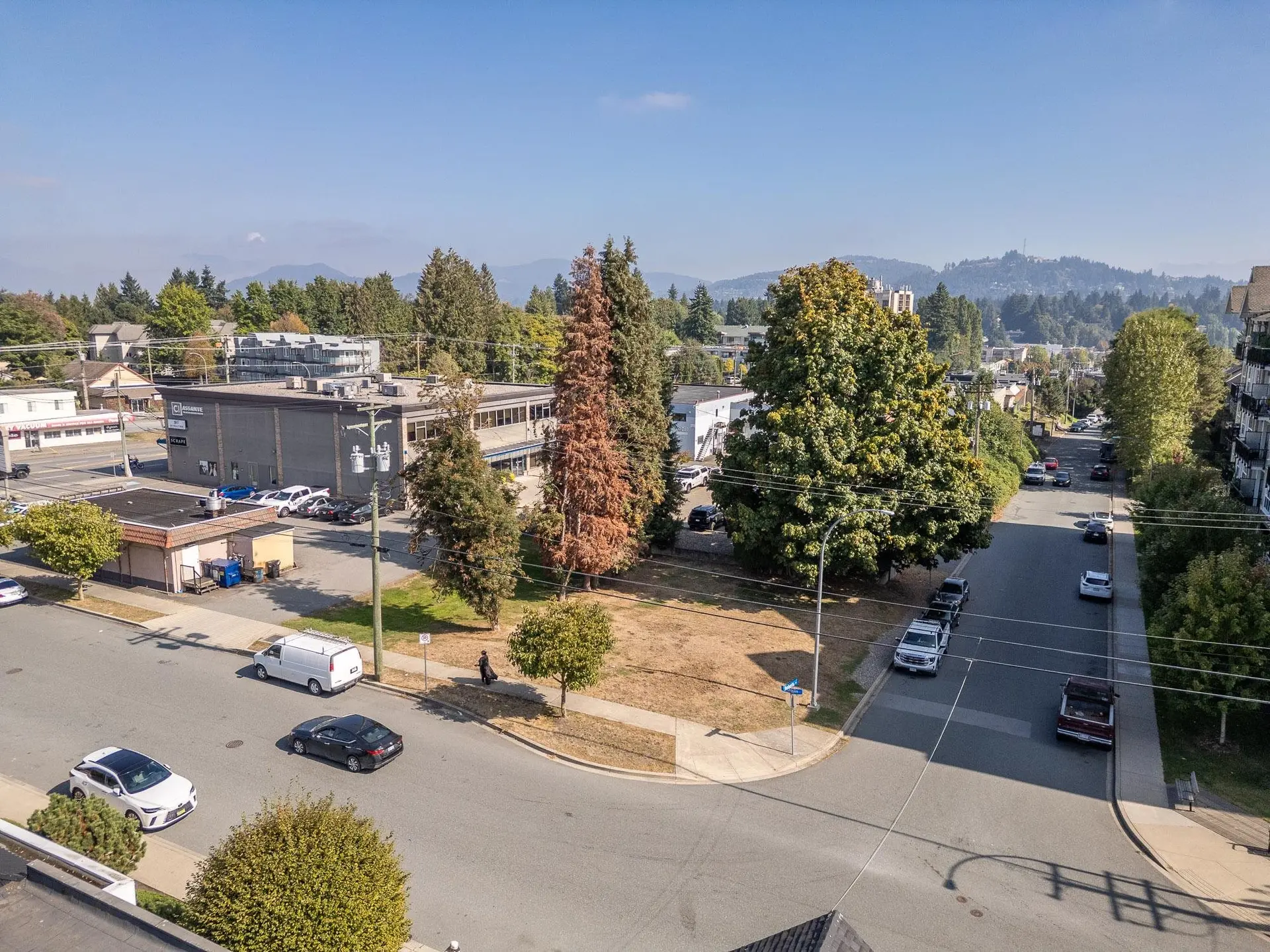 Property at 2612 E BOURQUIN CRESCENT, Abbotsford, BC