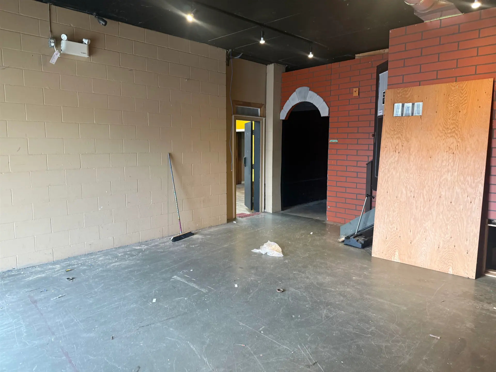 Property at 33223 N RAILWAY AVENUE, Mission, BC