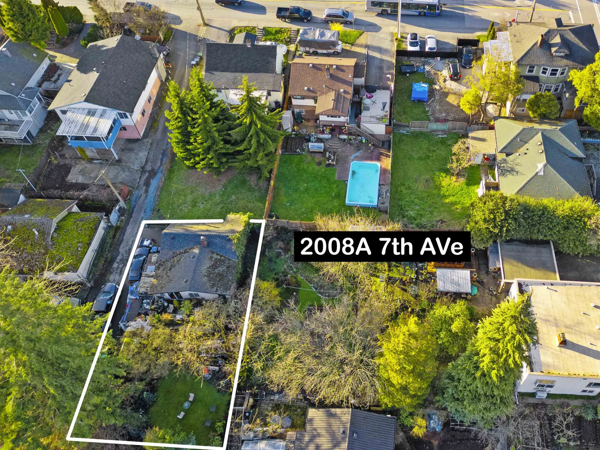 Property at 2008A SEVENTH AVENUE, New Westminster, BC