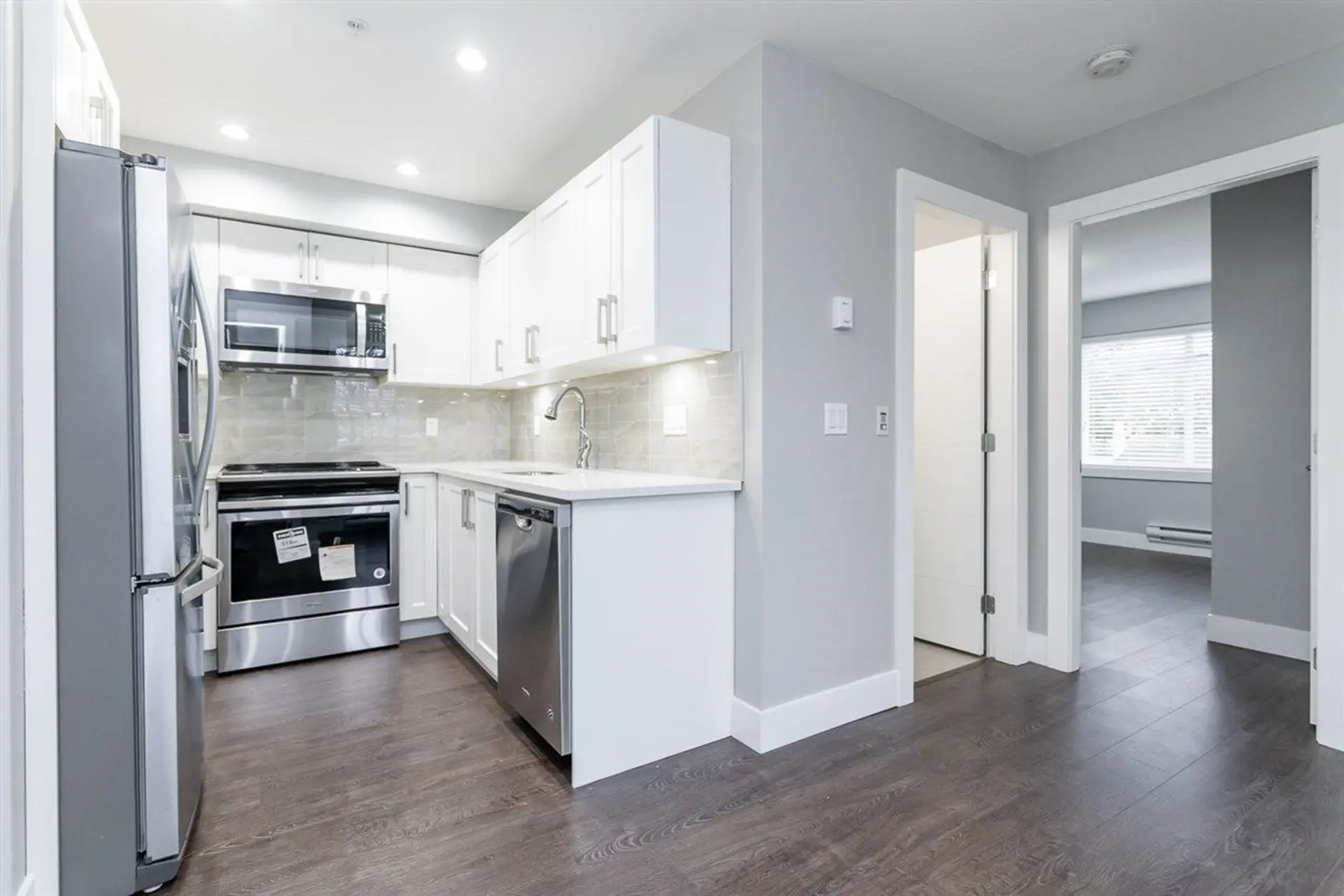 Property at #305 1990 WESTMINSTER AVENUE, Port Coquitlam, BC