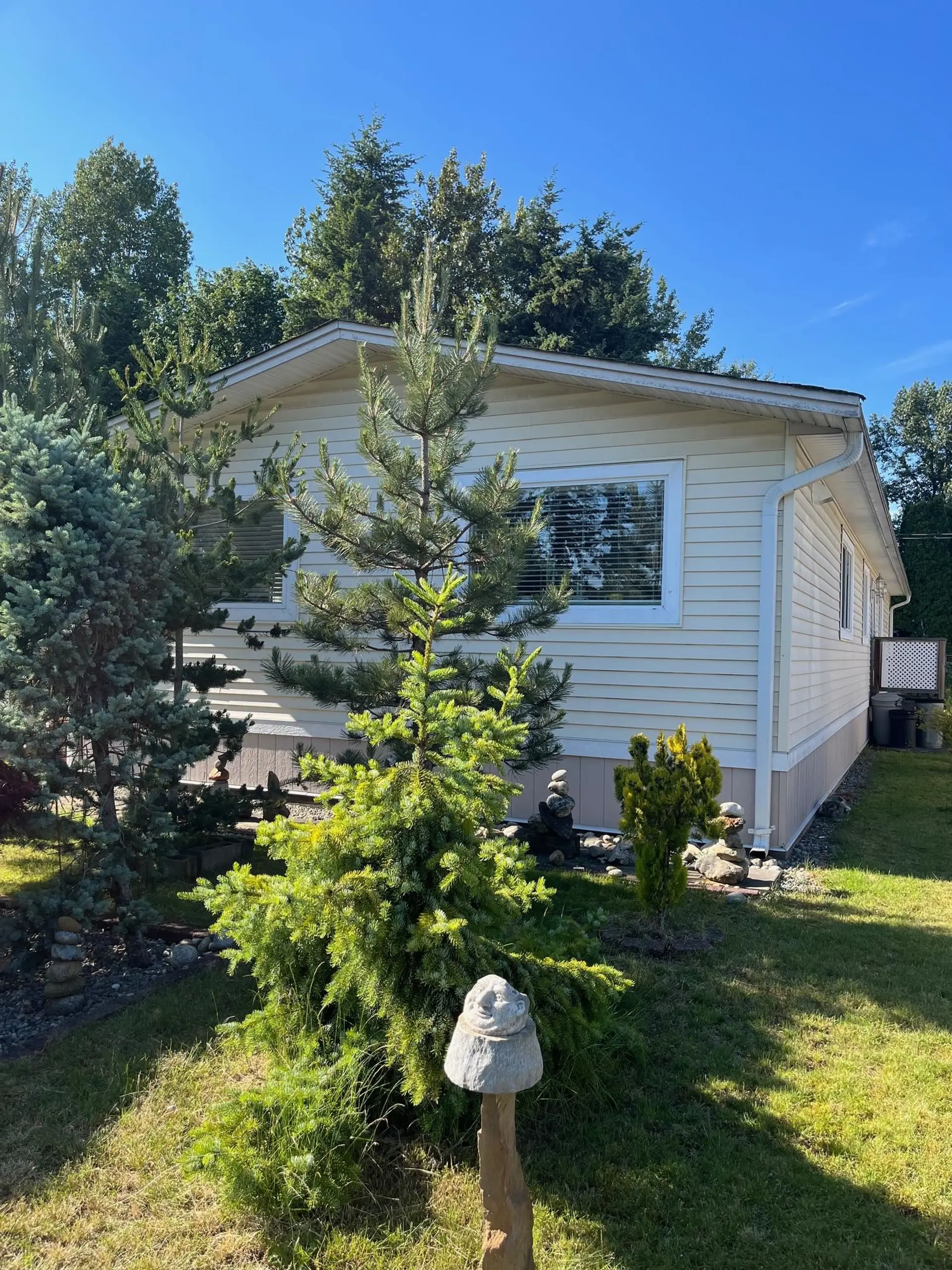 #62 31313 Livingstone Avenue - Image 1