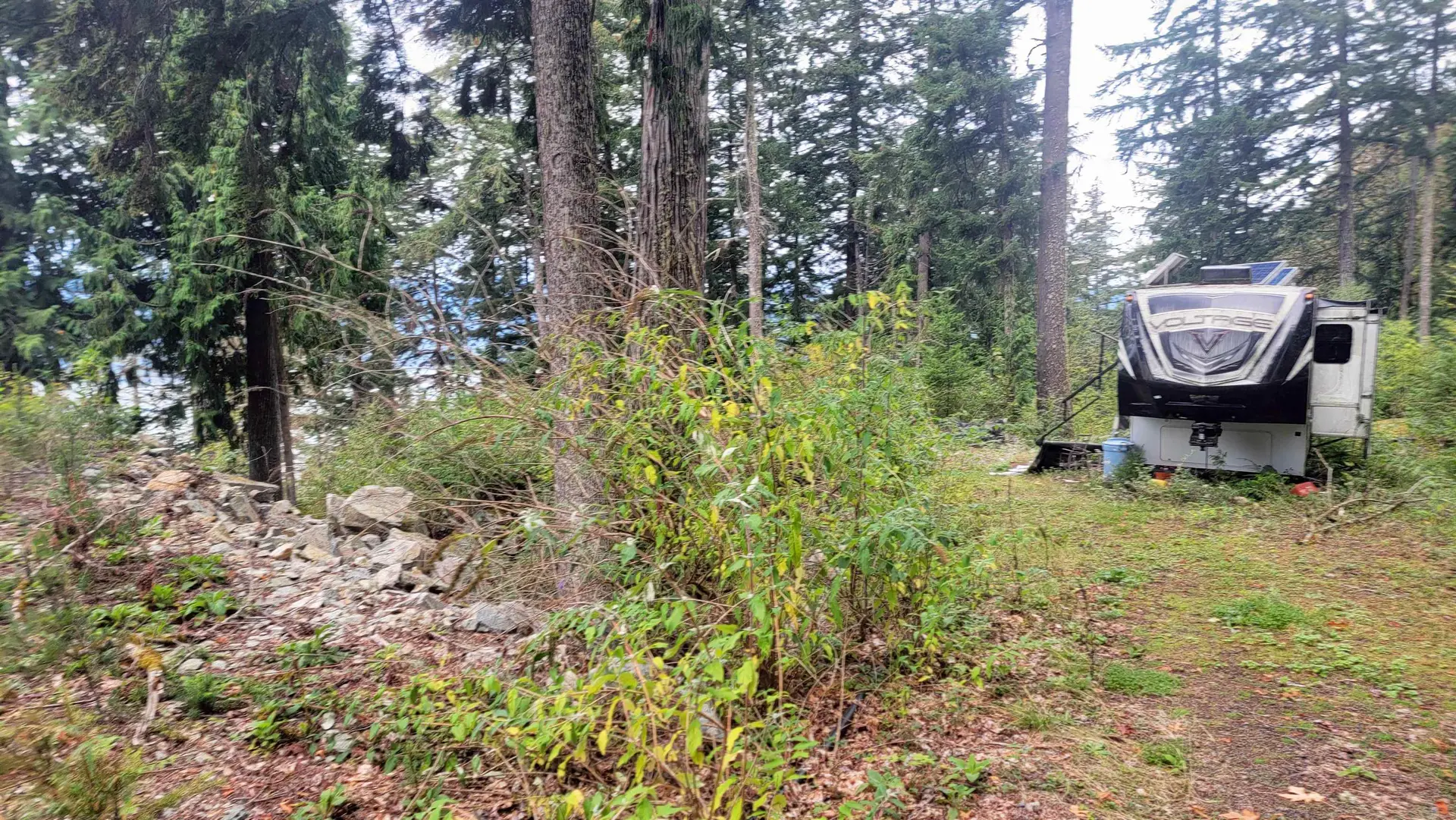 Property at 2 & 3 BATTANI CREEK ROAD, West Vancouver, BC