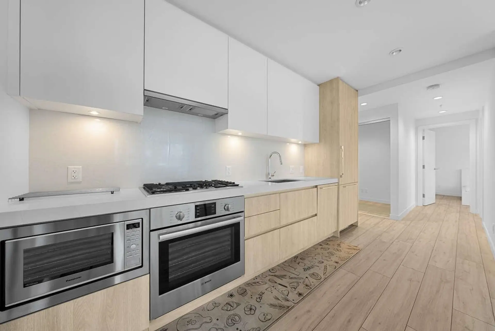 Property at #401 6080 MCKAY AVENUE, Burnaby, BC