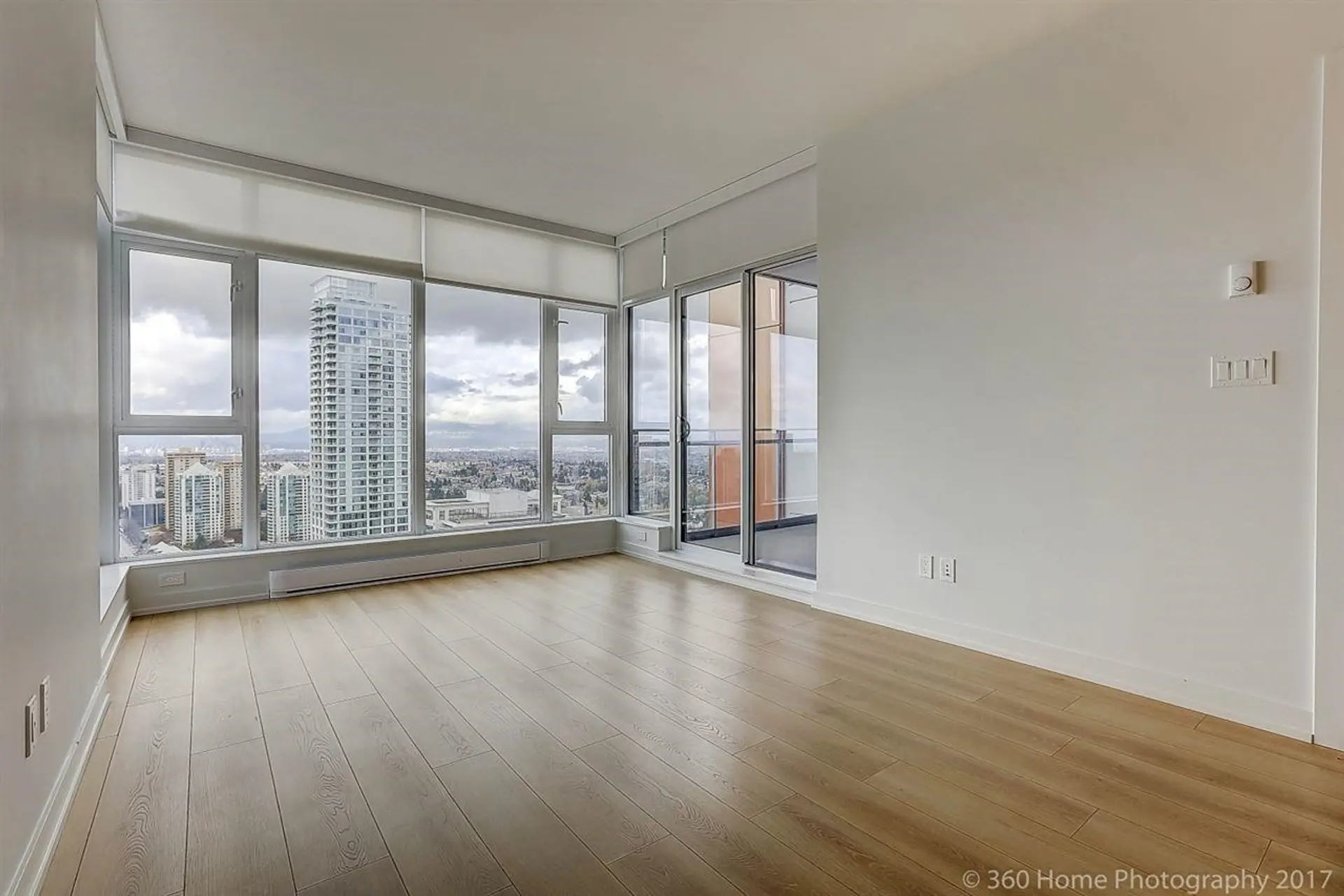 Property at #3302 4688 KINGSWAY, Burnaby, BC