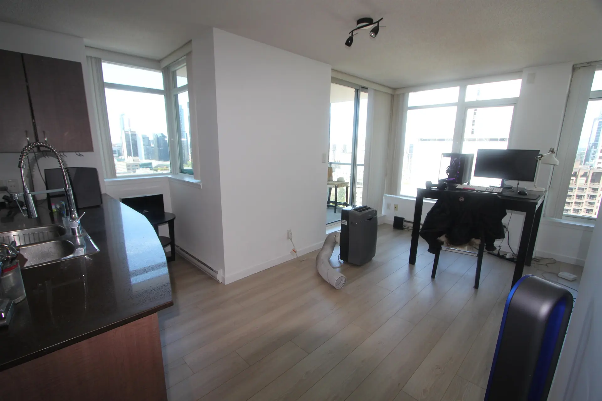 #2301 610 Granville Street - Image 14