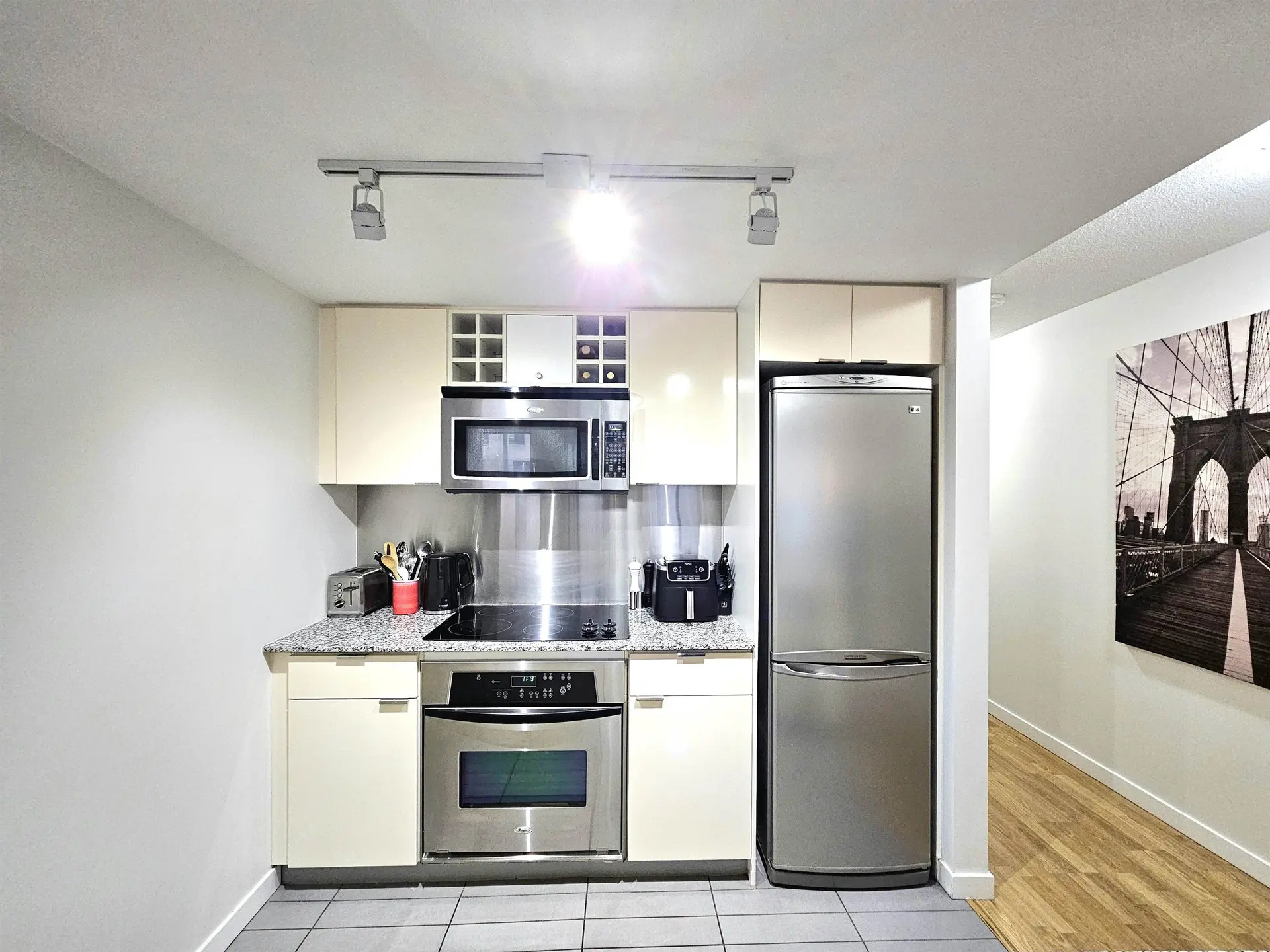 #1008 788 Hamilton Street - Image 9