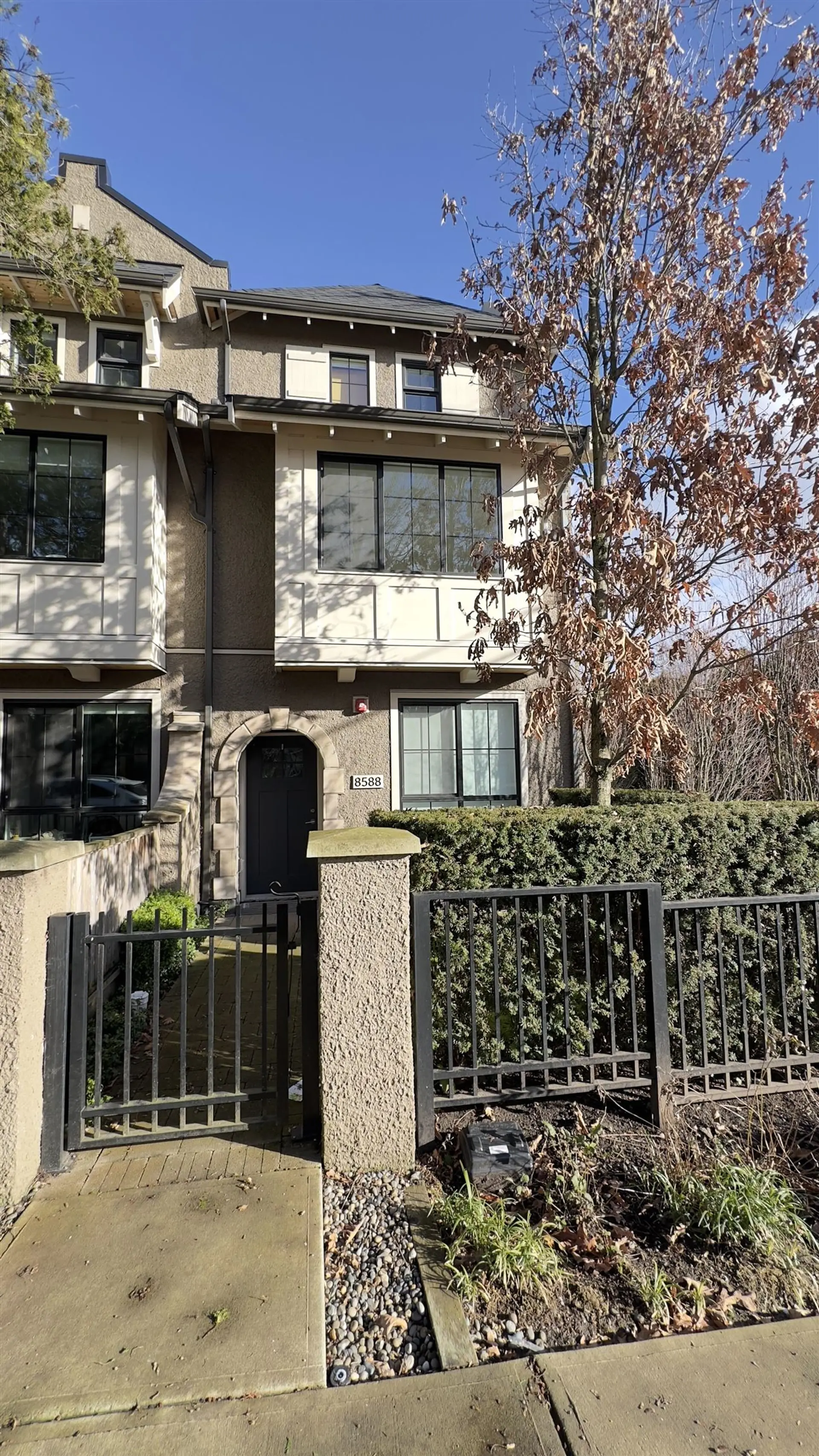 8588 Osler Street - Image 2
