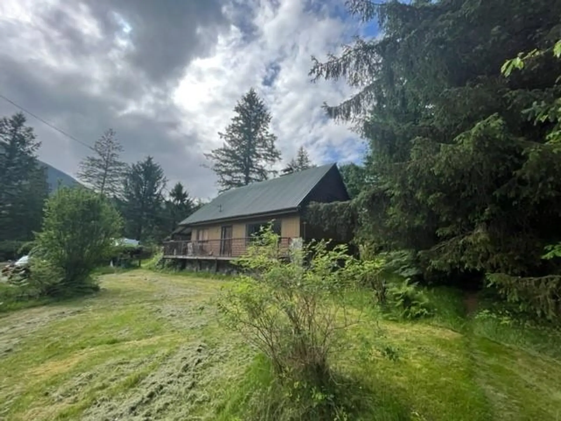 Property at 13524 SUNSHINE COAST HIGHWAY, Madeira Park, BC