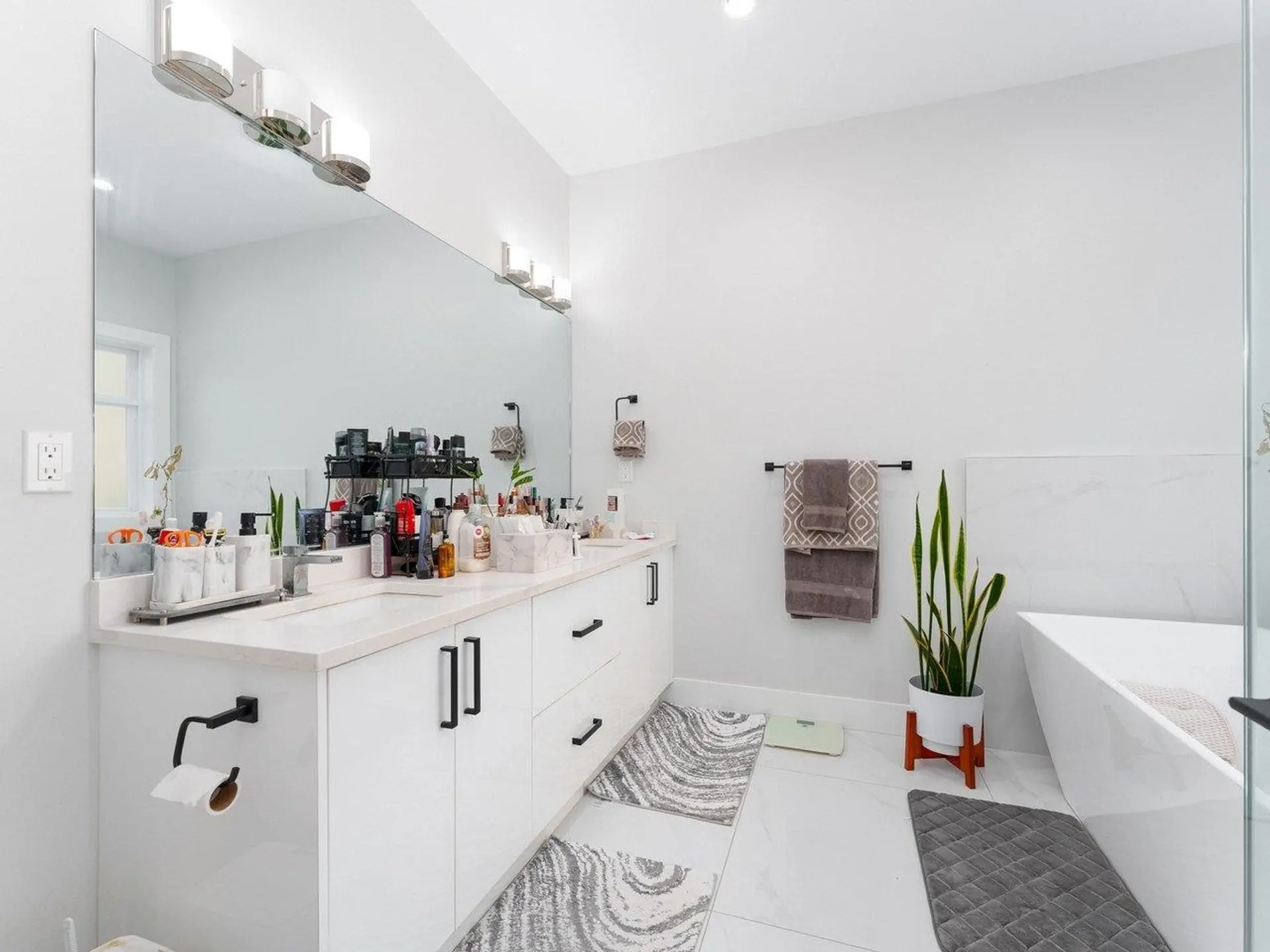 Property at 14477 101 AVENUE, Surrey, BC