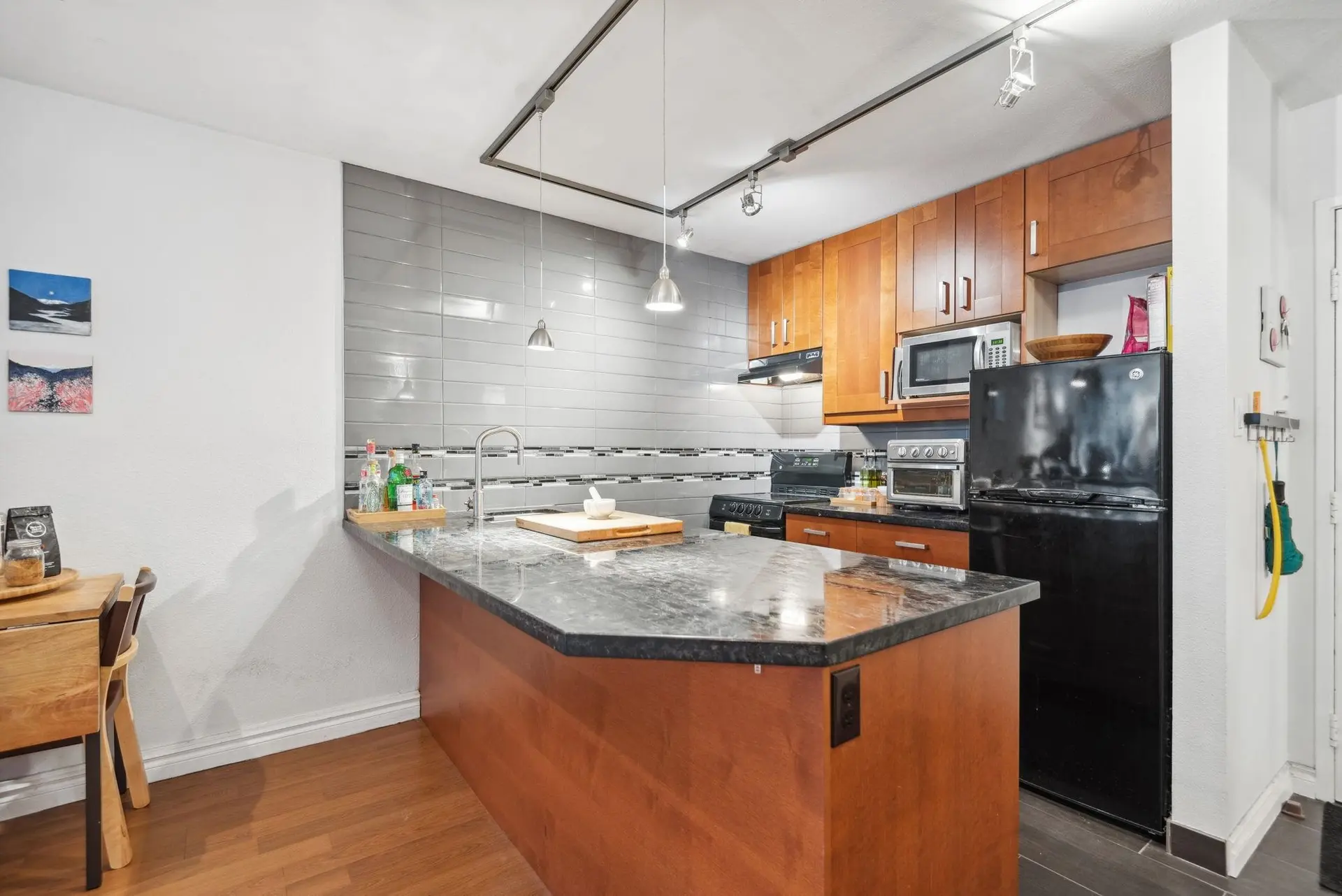 #615 1330 Burrard Street - Image 6