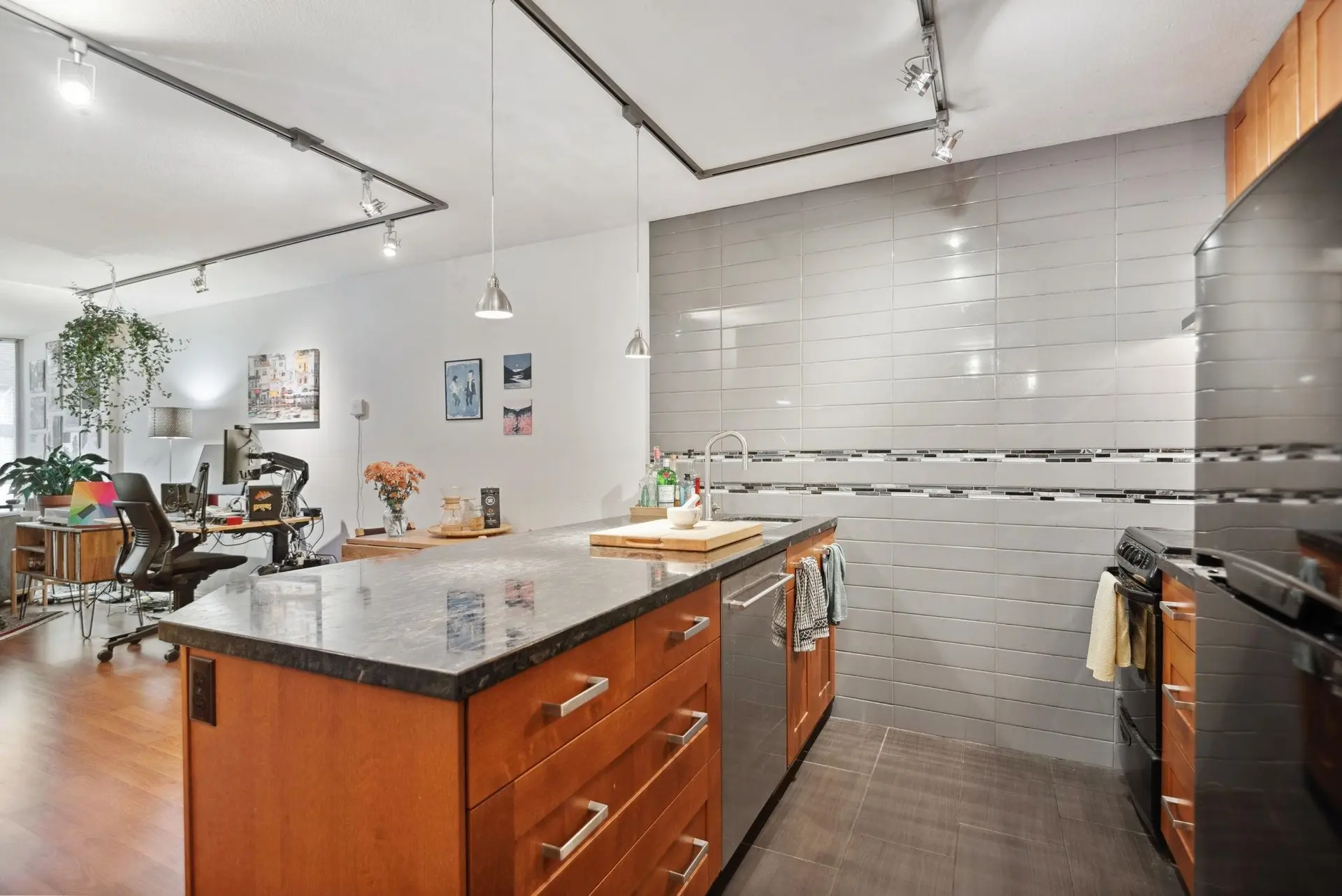 #615 1330 Burrard Street - Image 7