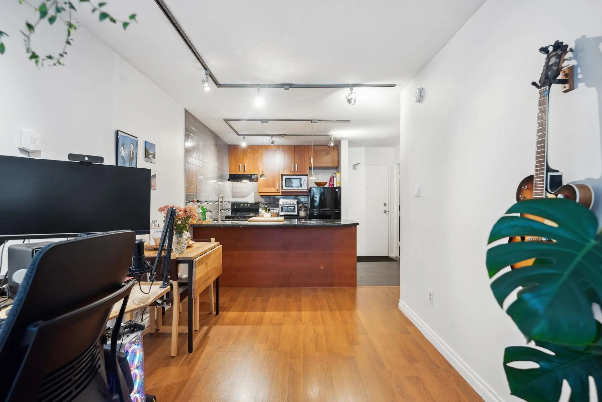 #615 1330 Burrard Street - Image 4