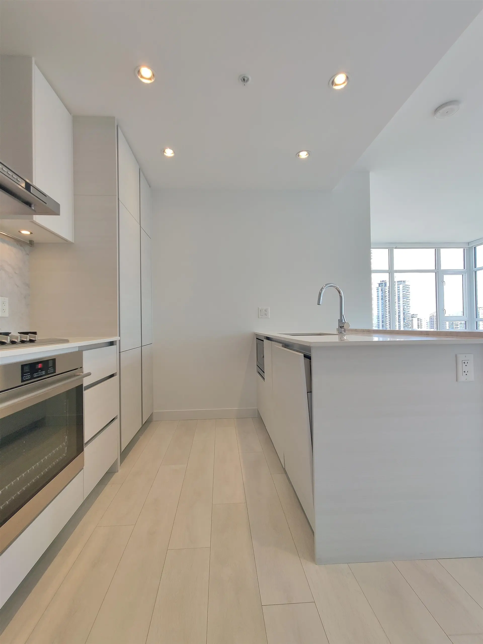 #1510 6098 Station Street - Image 3
