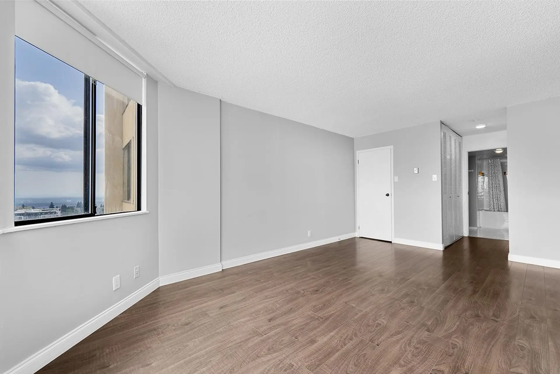 #1403 6540 Burlington Avenue - Image 17