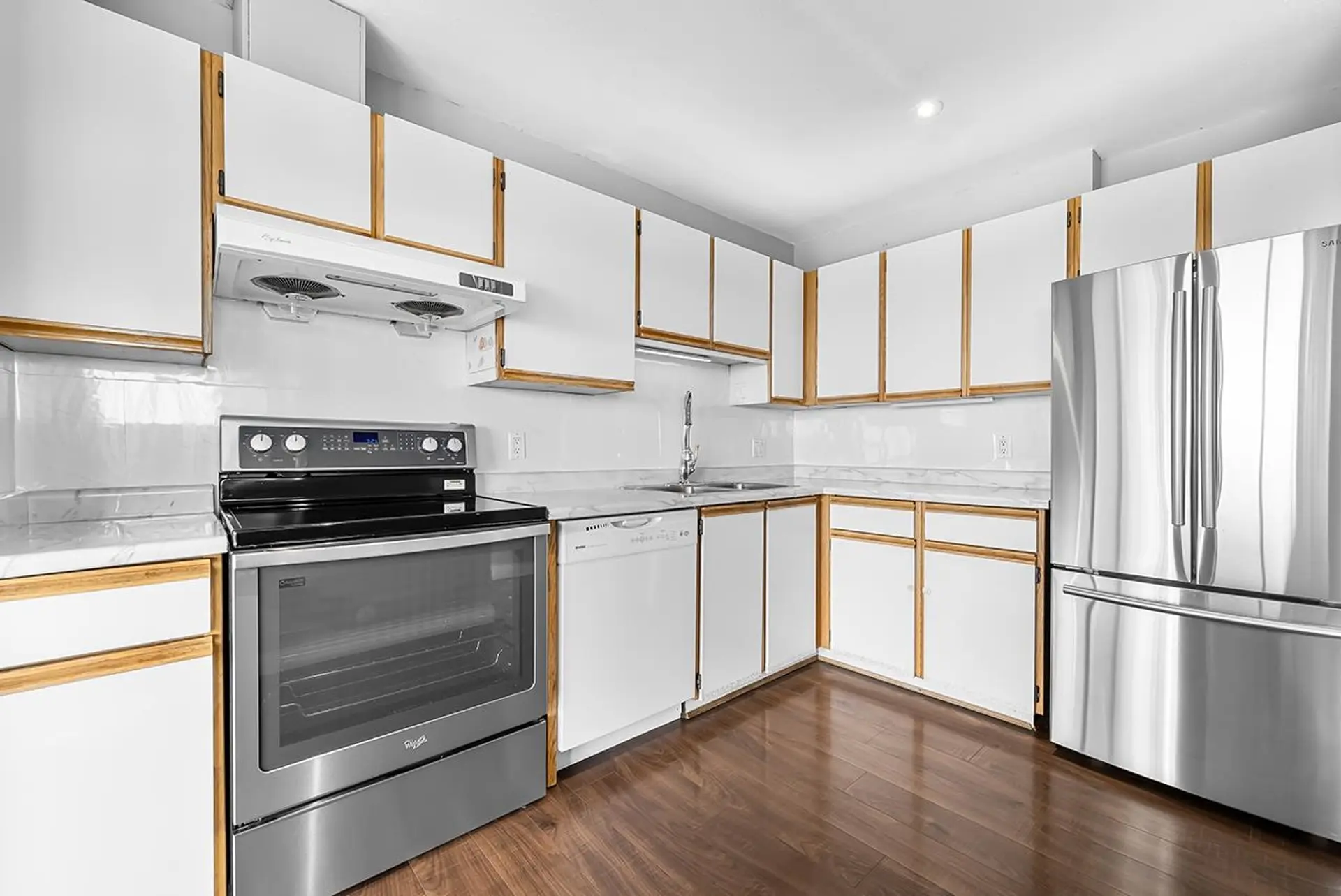 #1403 6540 Burlington Avenue - Image 15