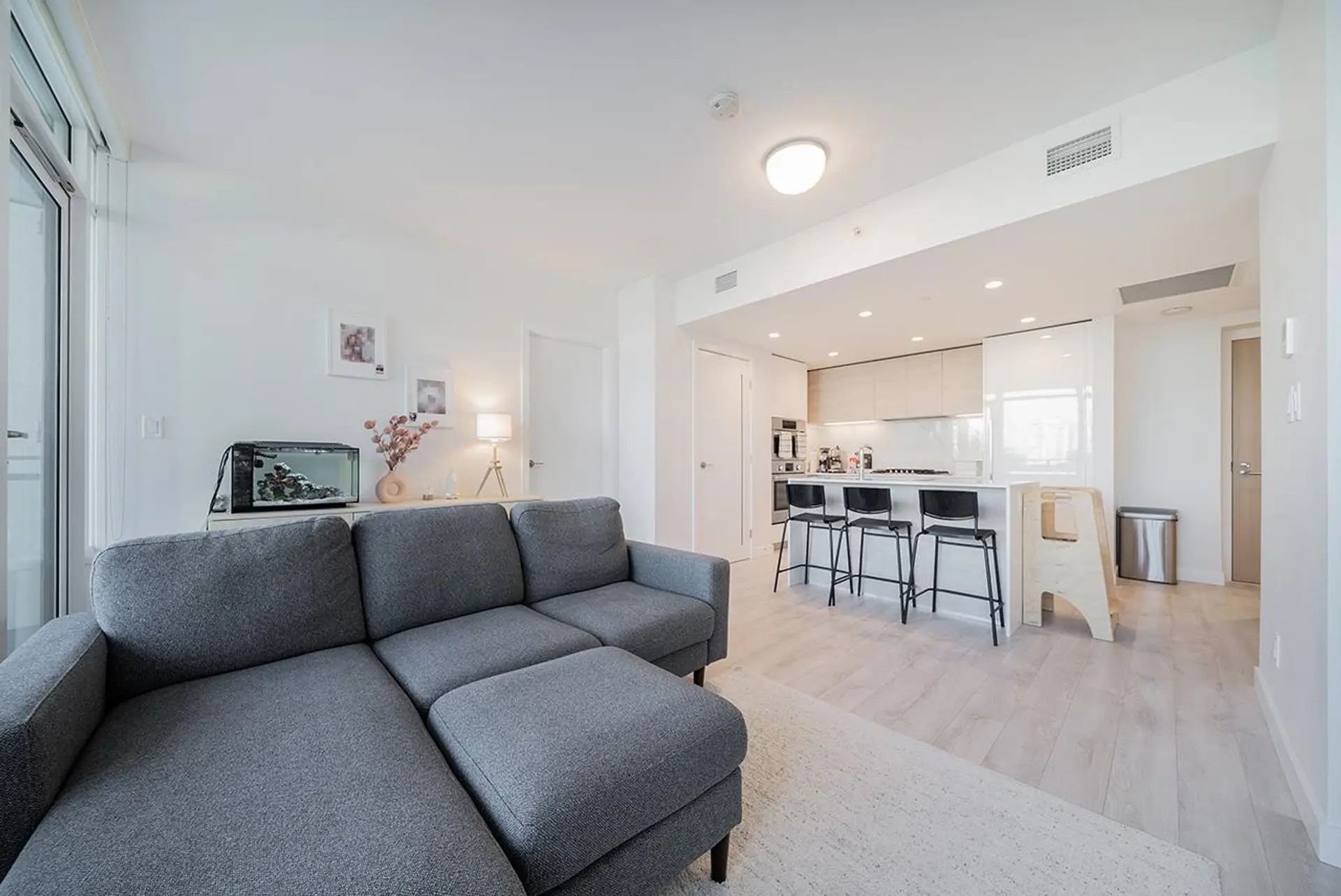 Property at #305 2085 SKYLINE COURT, Burnaby, BC