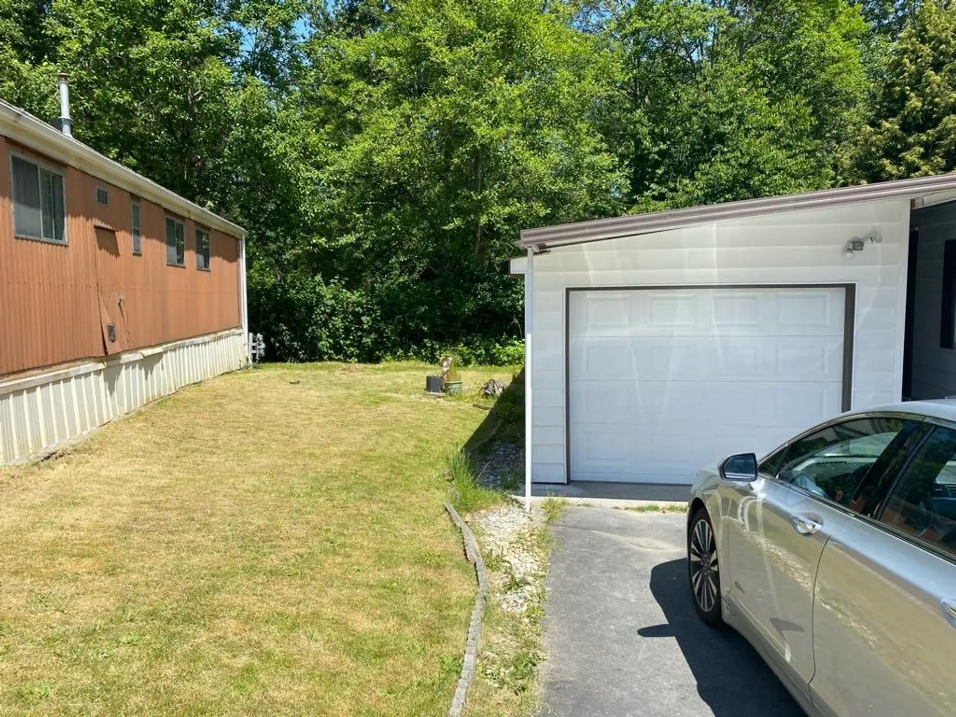 #81 8220 King George Boulevard - Image 2